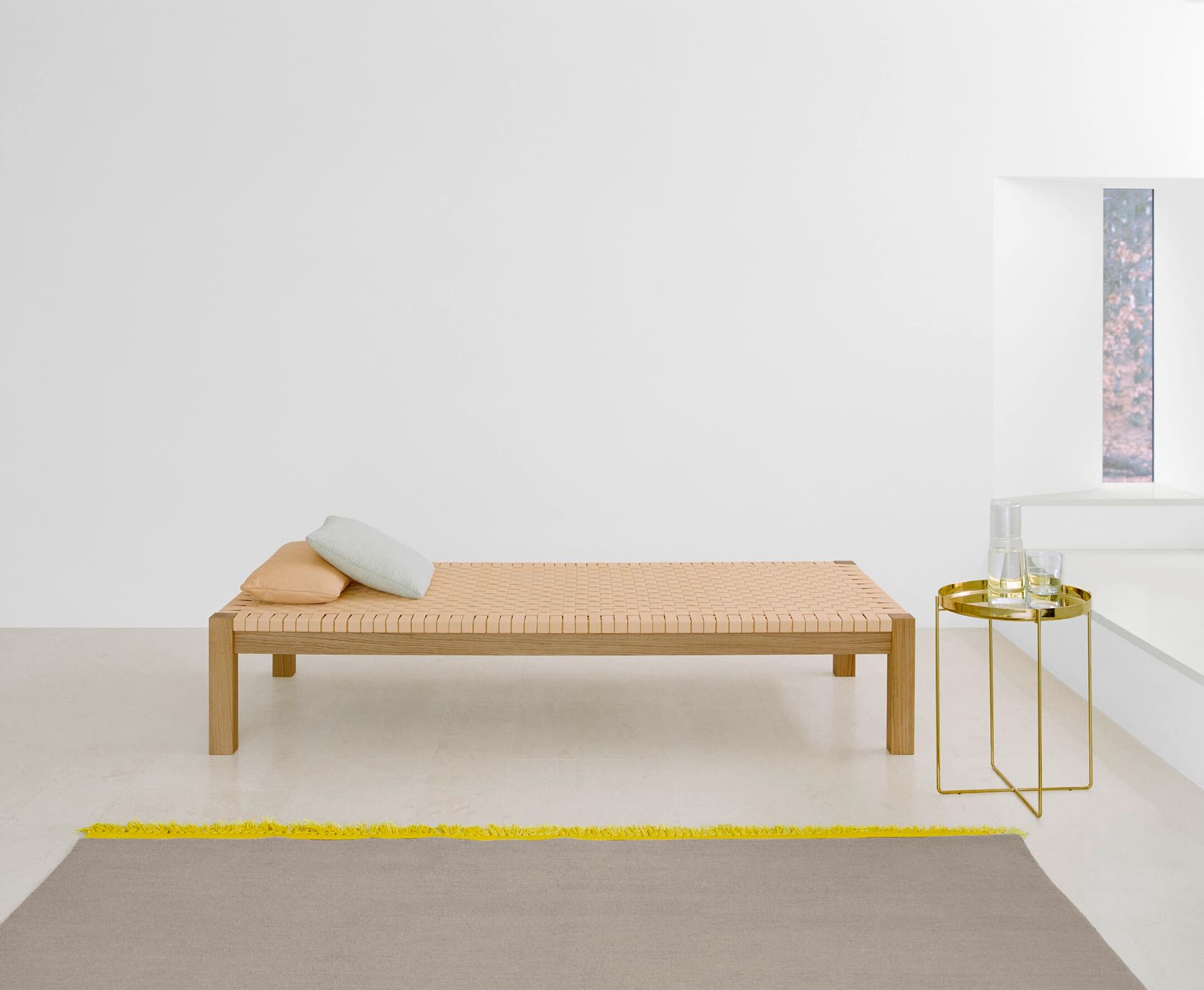 E15
THEBAN
Day bed — 5