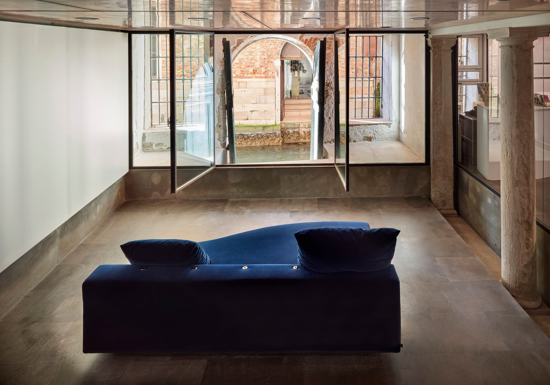 Edra
ABSOLU
Sofa — 10