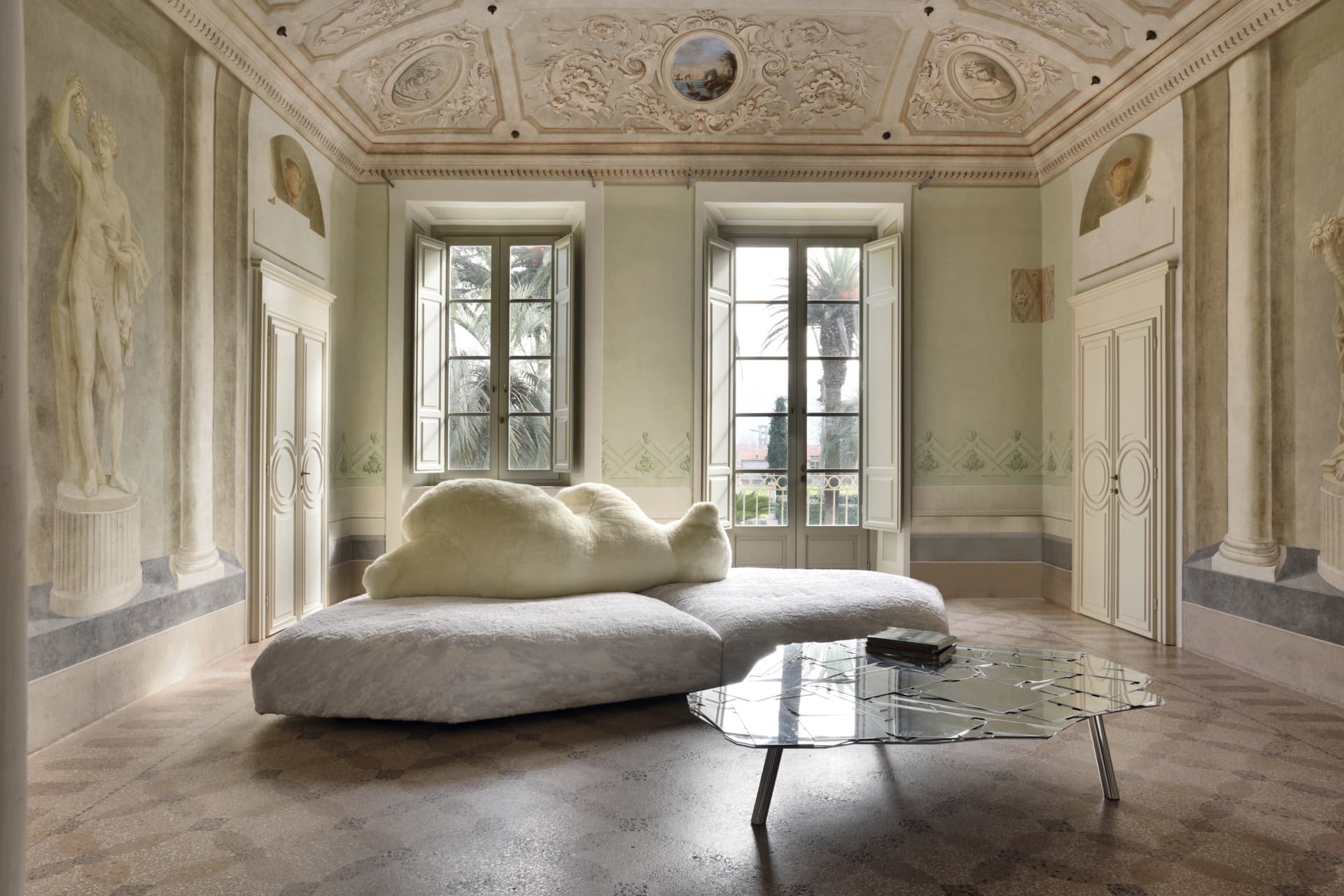 Edra
BRASILIA
Table — 11