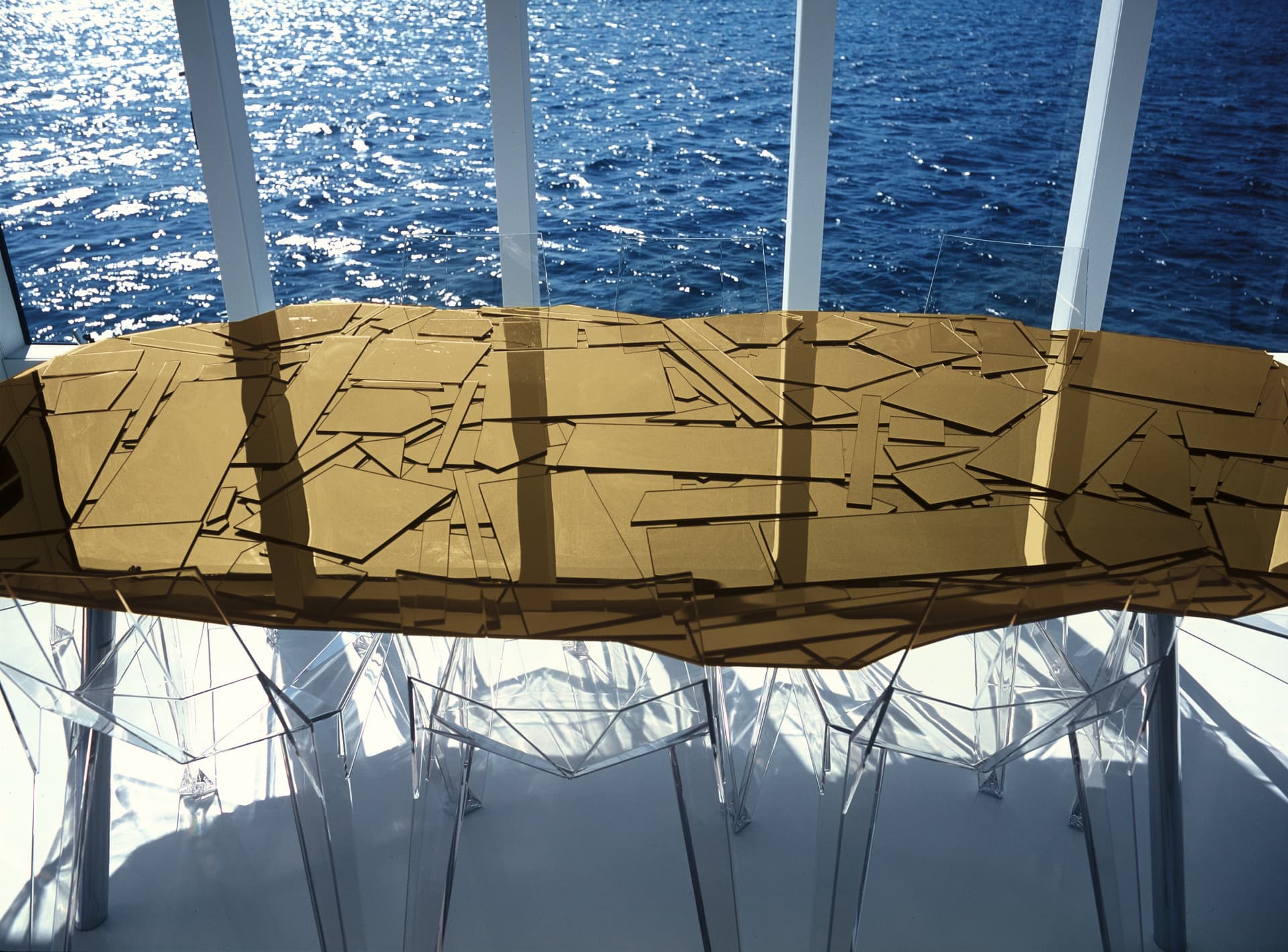 Edra
BRASILIA
Table — 6