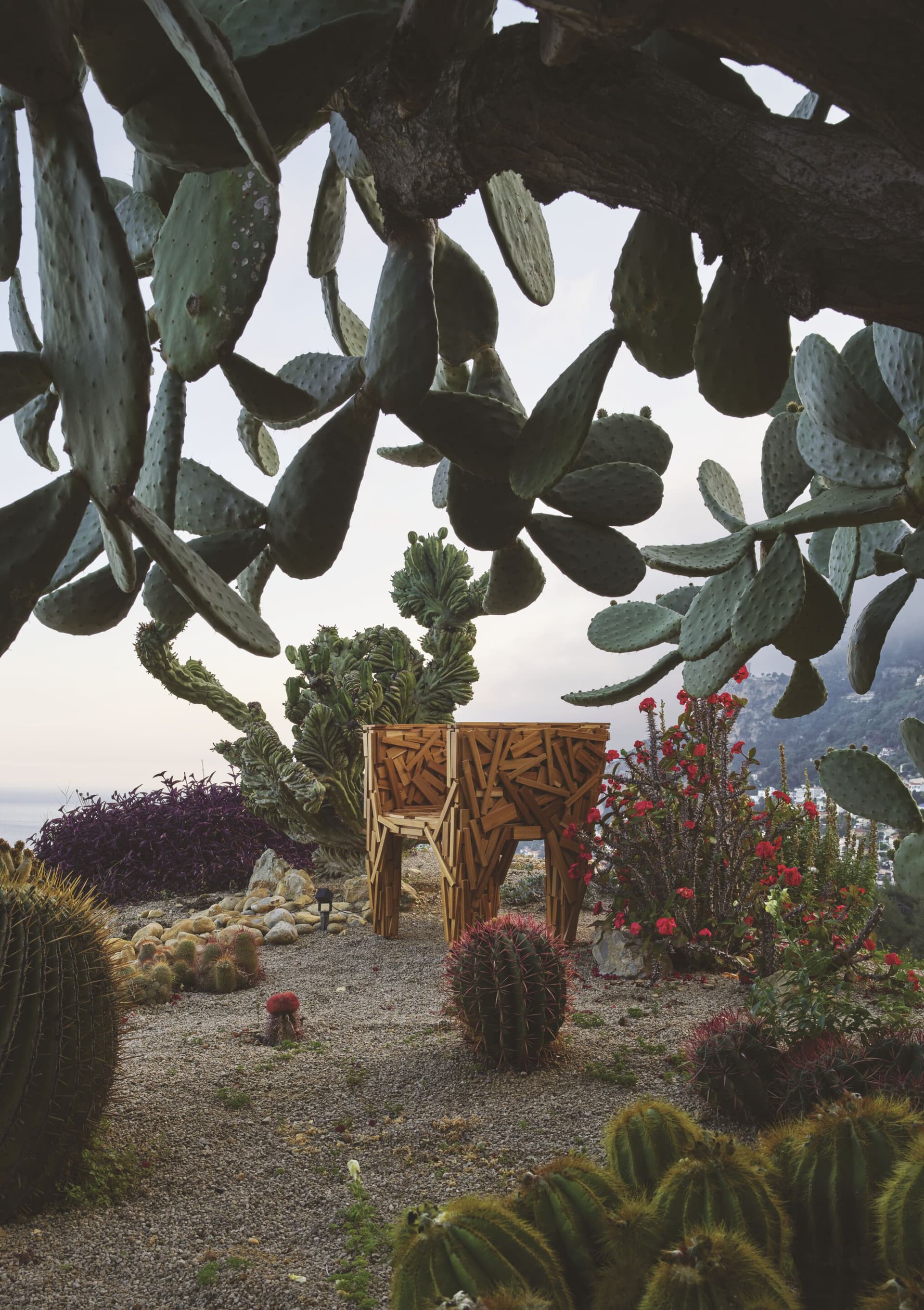 Edra
FAVELA
Armchair — 4