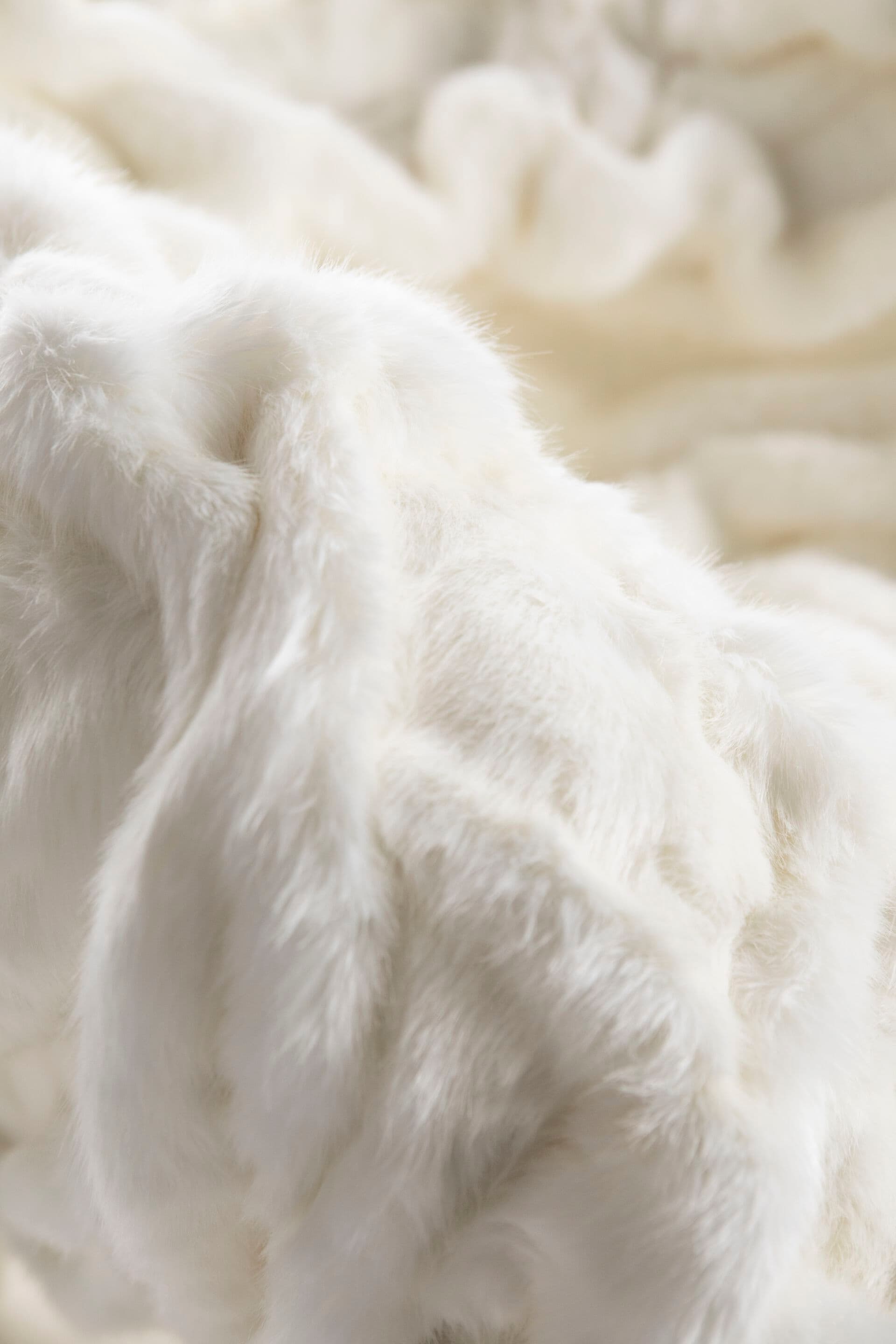 Edra
GRINZA WHITE
Armchair — 16
