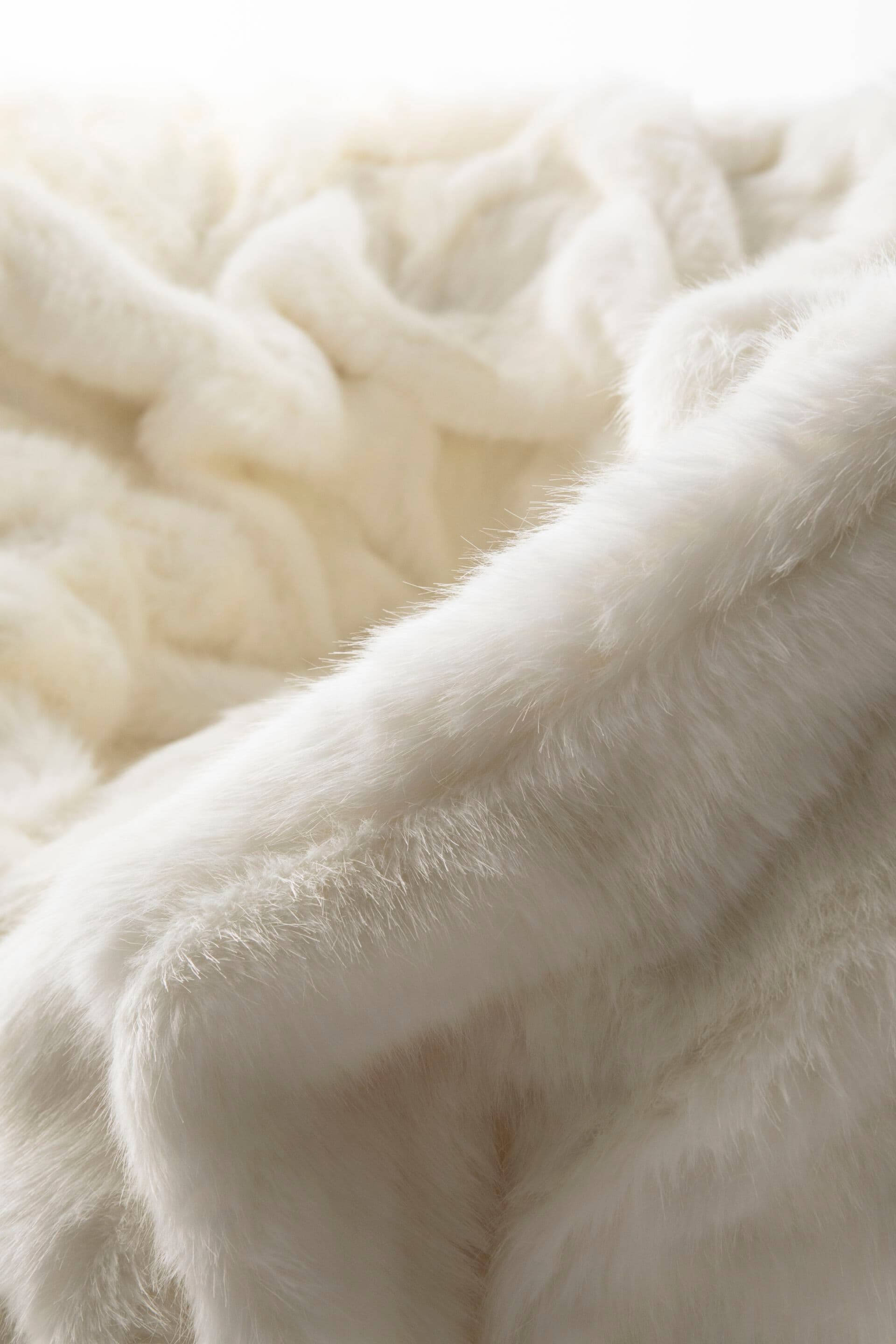Edra
GRINZA WHITE
Armchair — 19