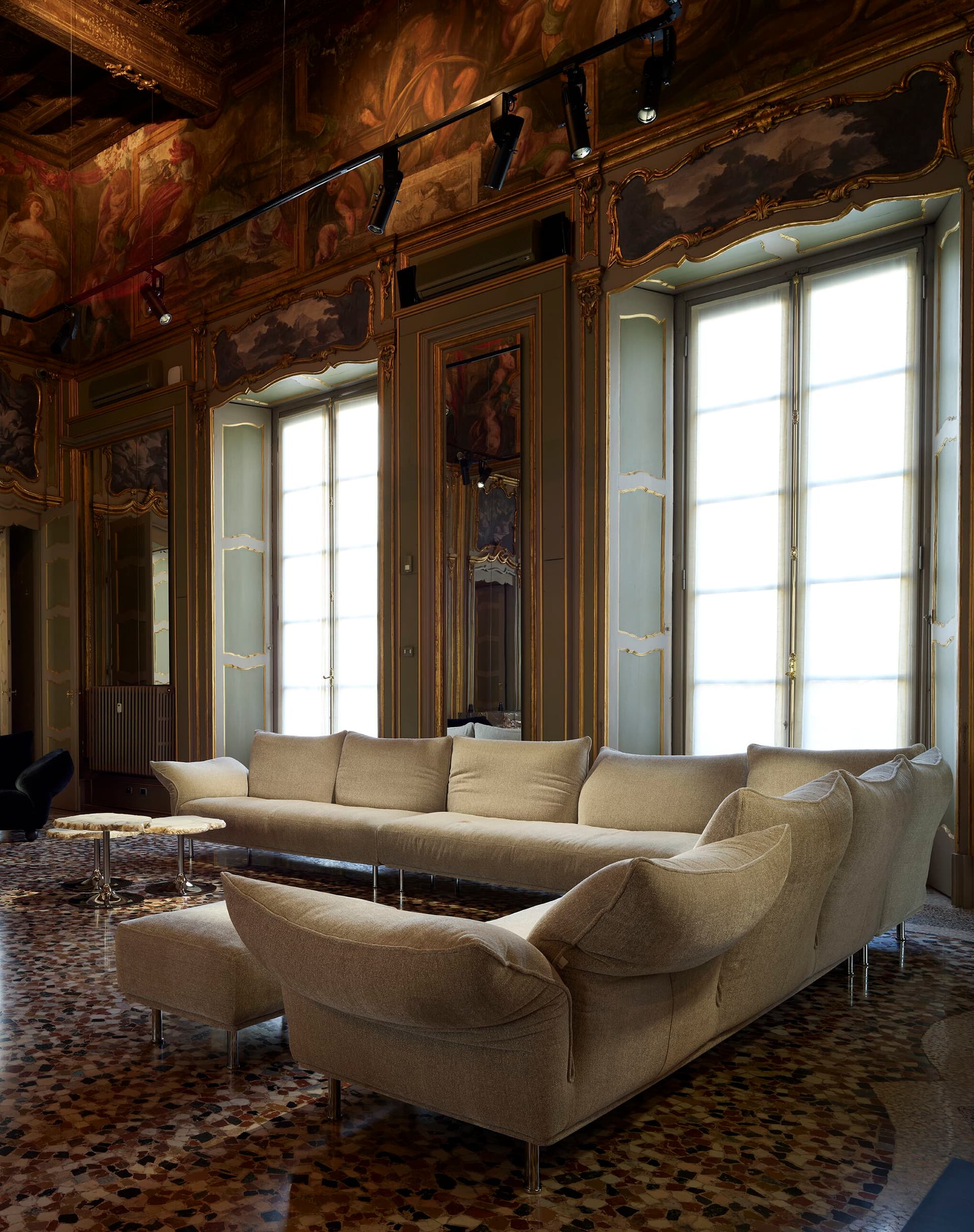 Edra
STANDALTO
Sofa — 16