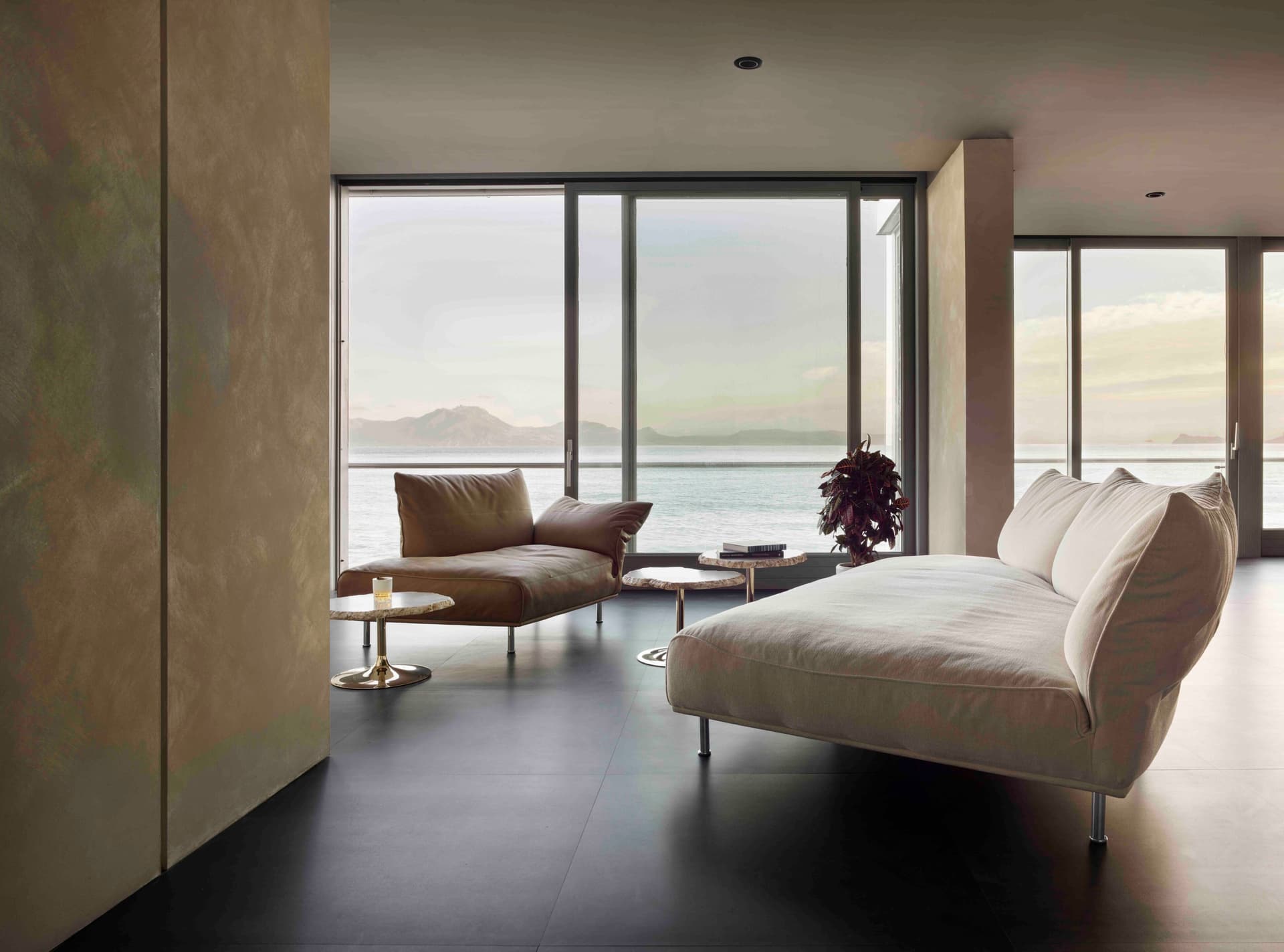 Edra
STANDALTO
Sofa — 17