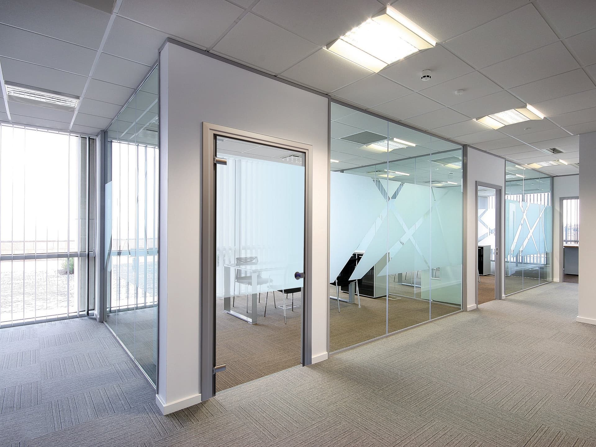 EKU
EKU® DOOR
Hinged glass door — 1