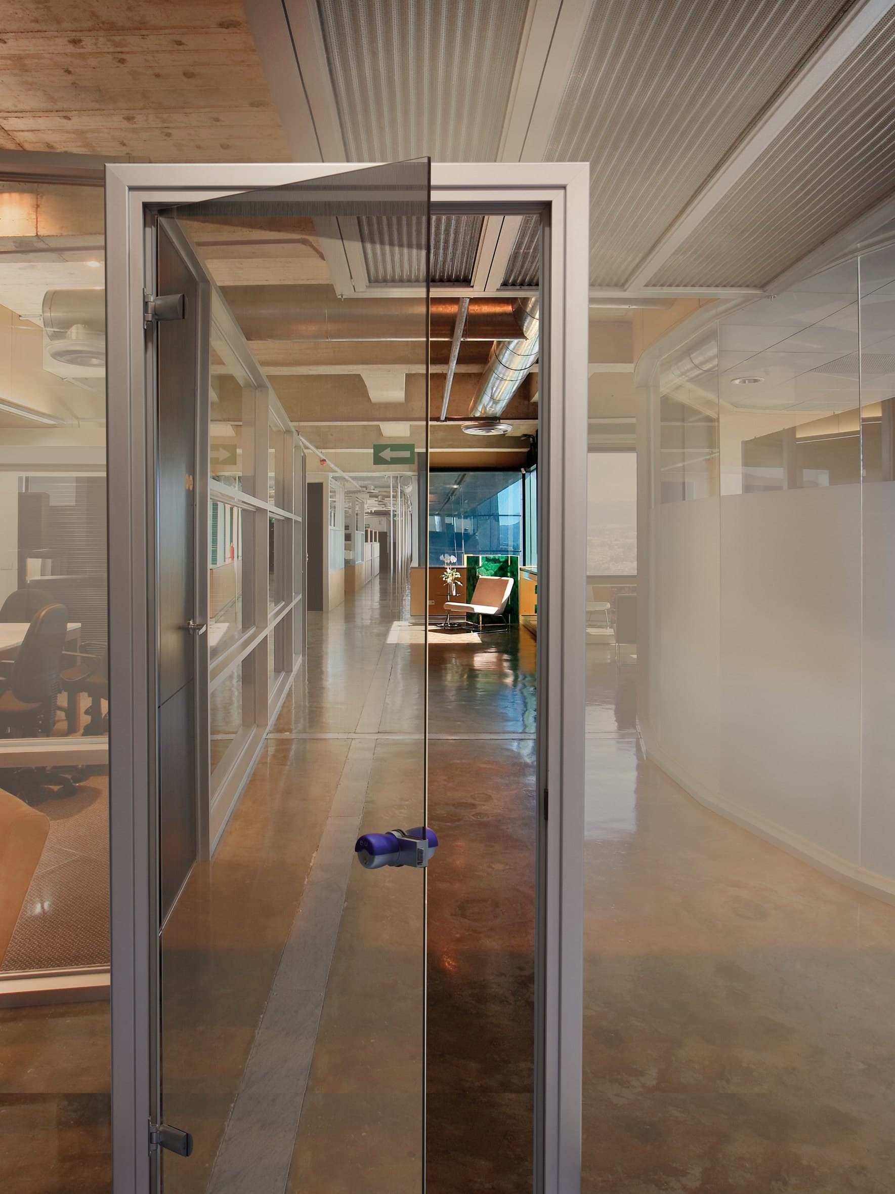 EKU
EKU® DOOR
Hinged glass door