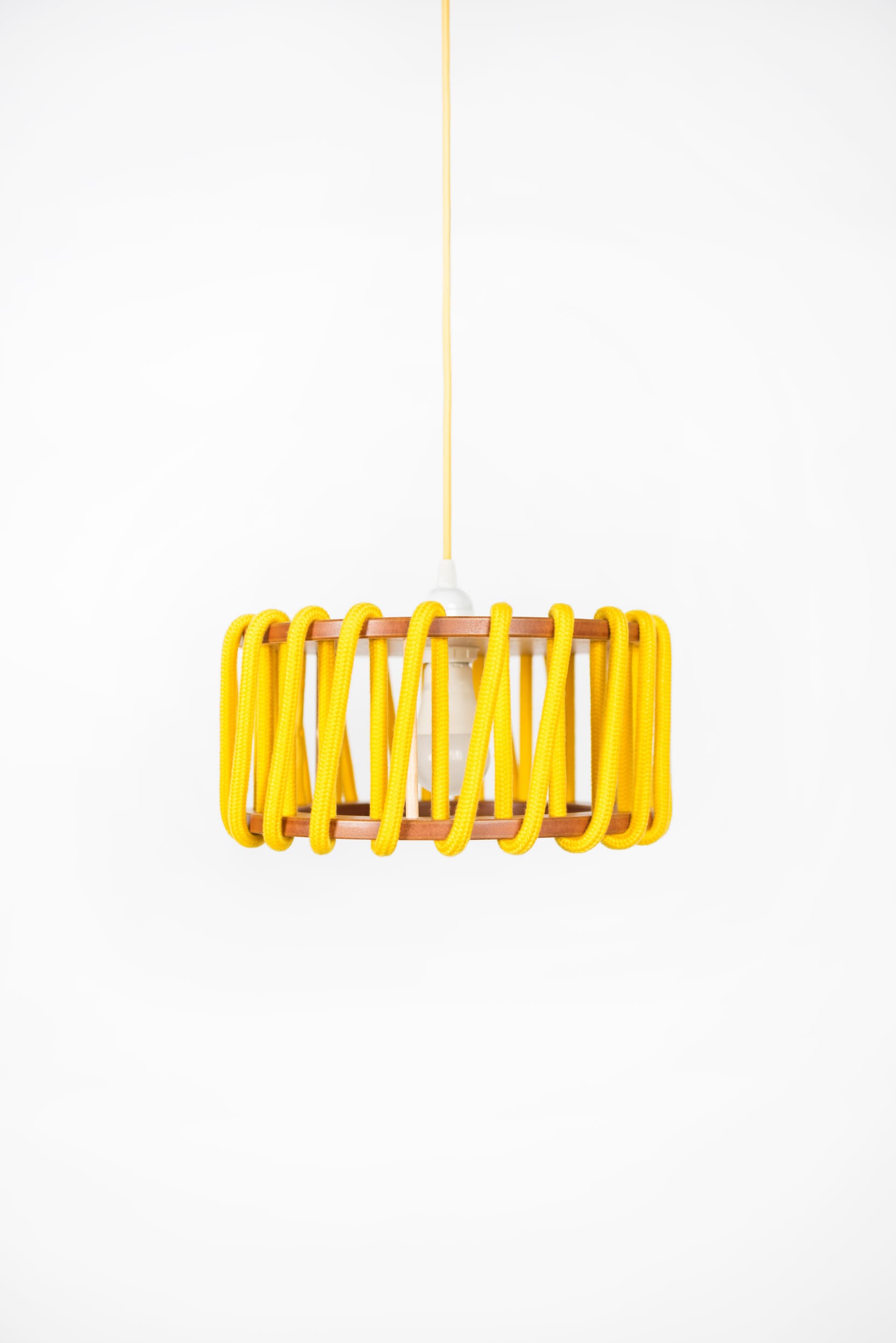 EMKO
MACARON
Rope pendant lamp — 6