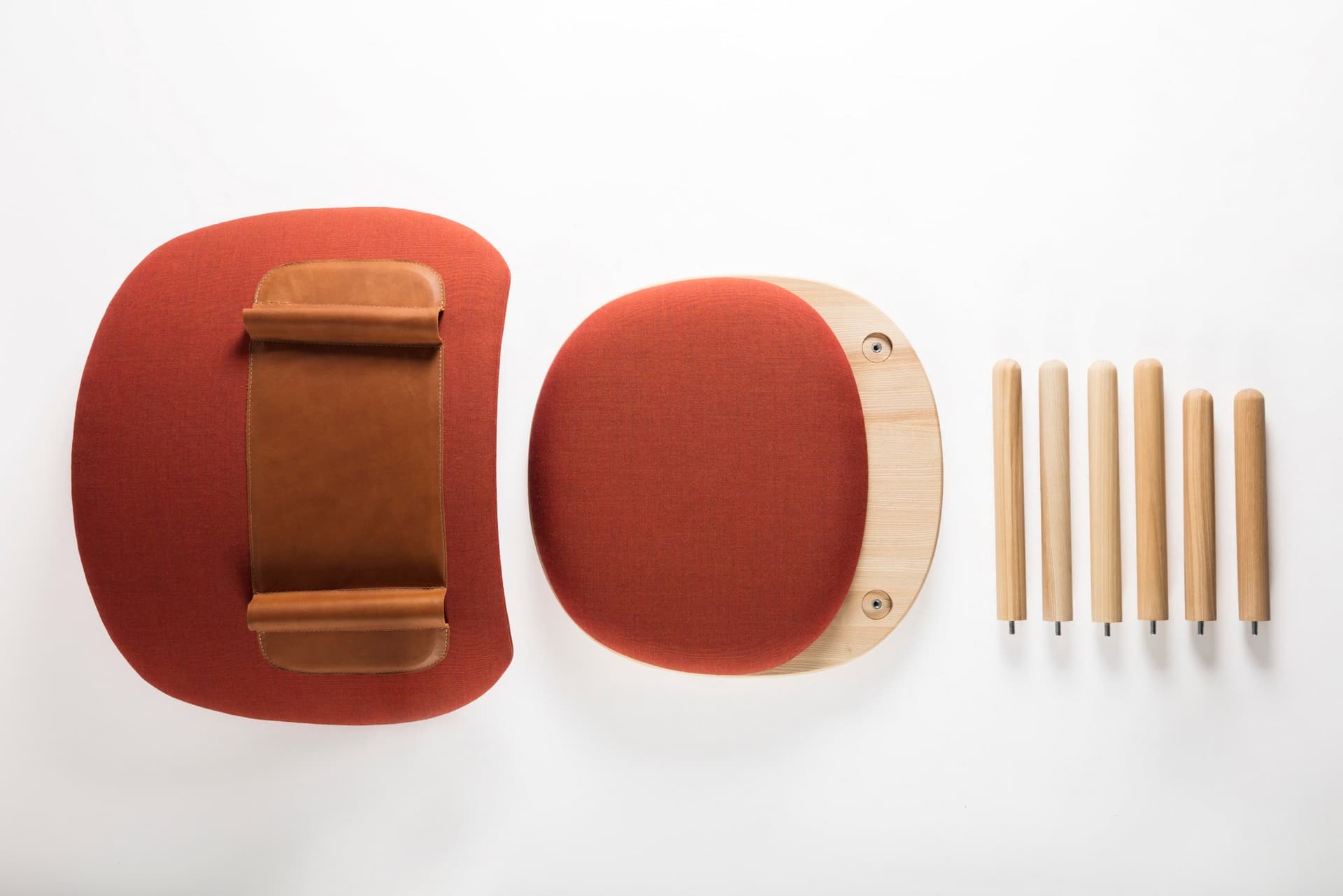 EMKO
NAÏVE
Leather armchair — 15