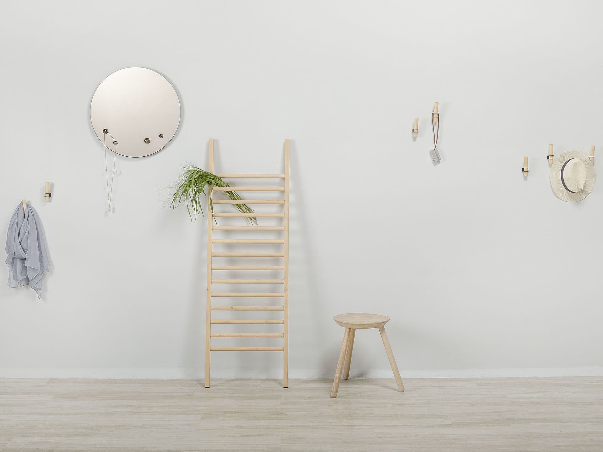 EMKO
TORCH
Wooden coat rack — 9