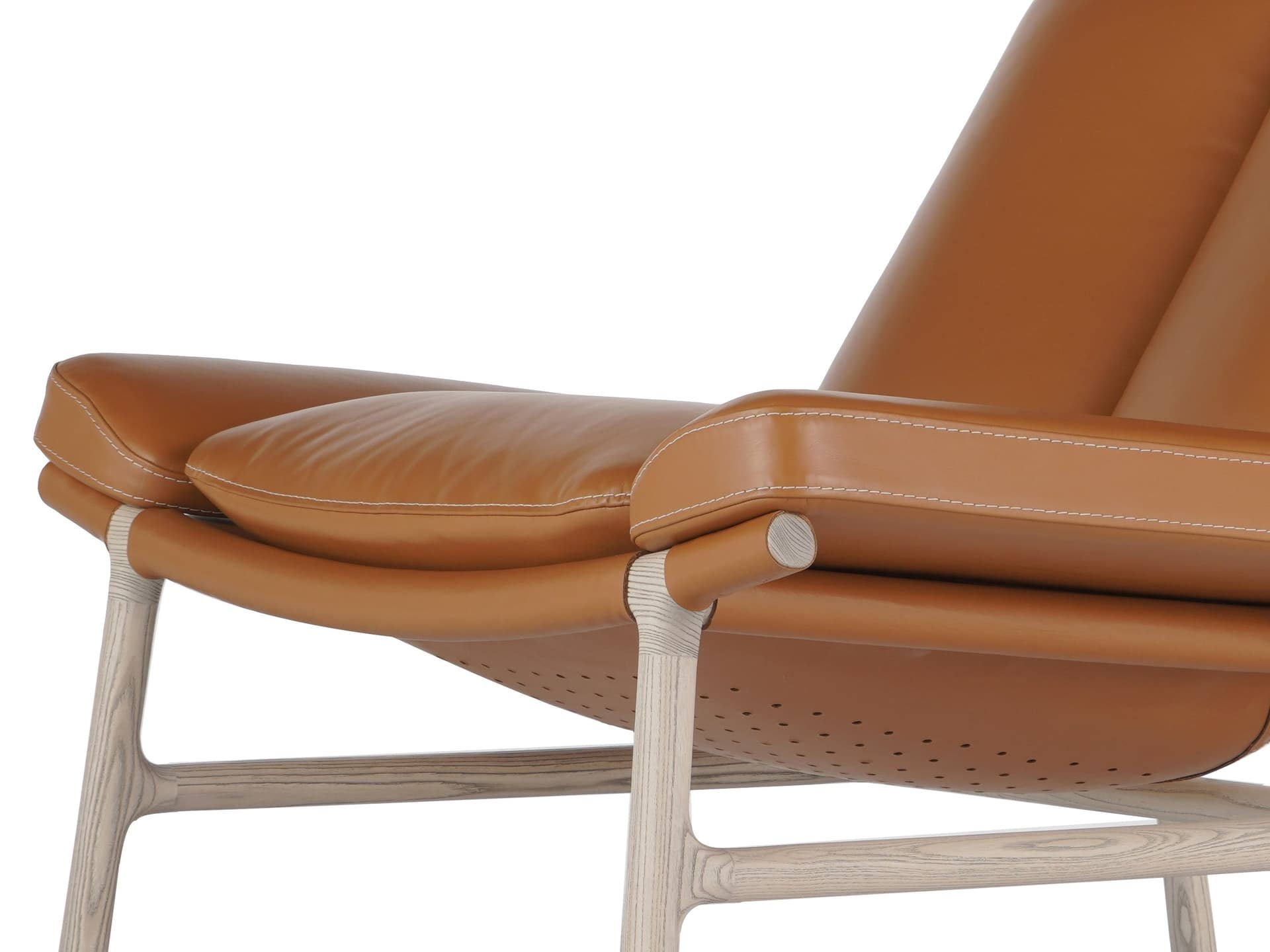 ENNE
LYON
Leather armchair — 7