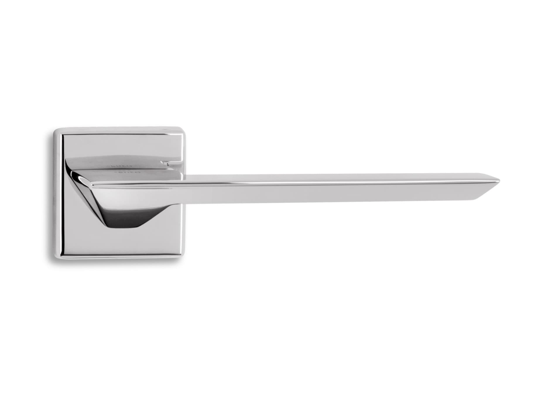 Ento
CEDRO SQ
Brass door handle — 3