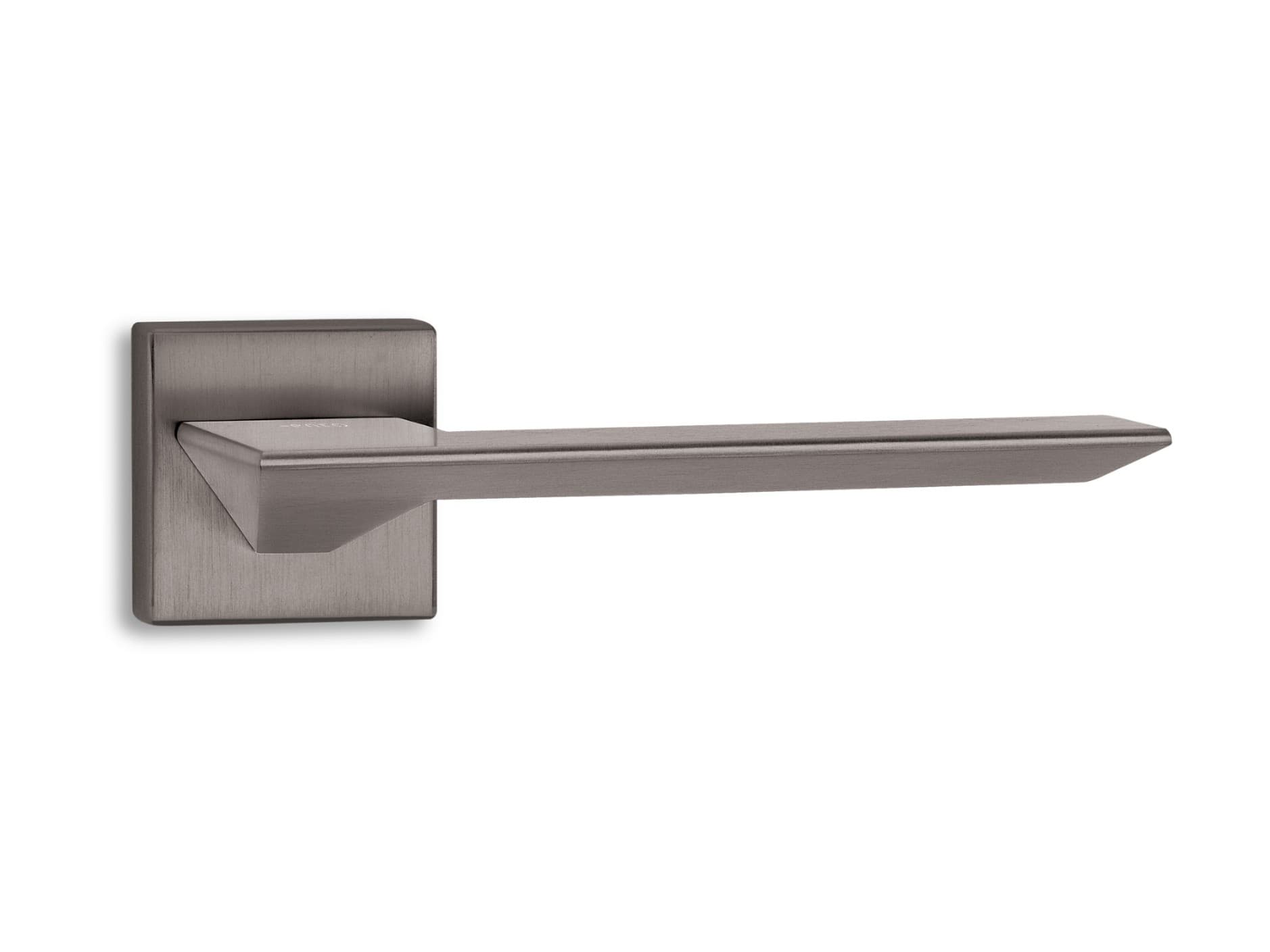 Ento
CEDRO SQ
Brass door handle — 5
