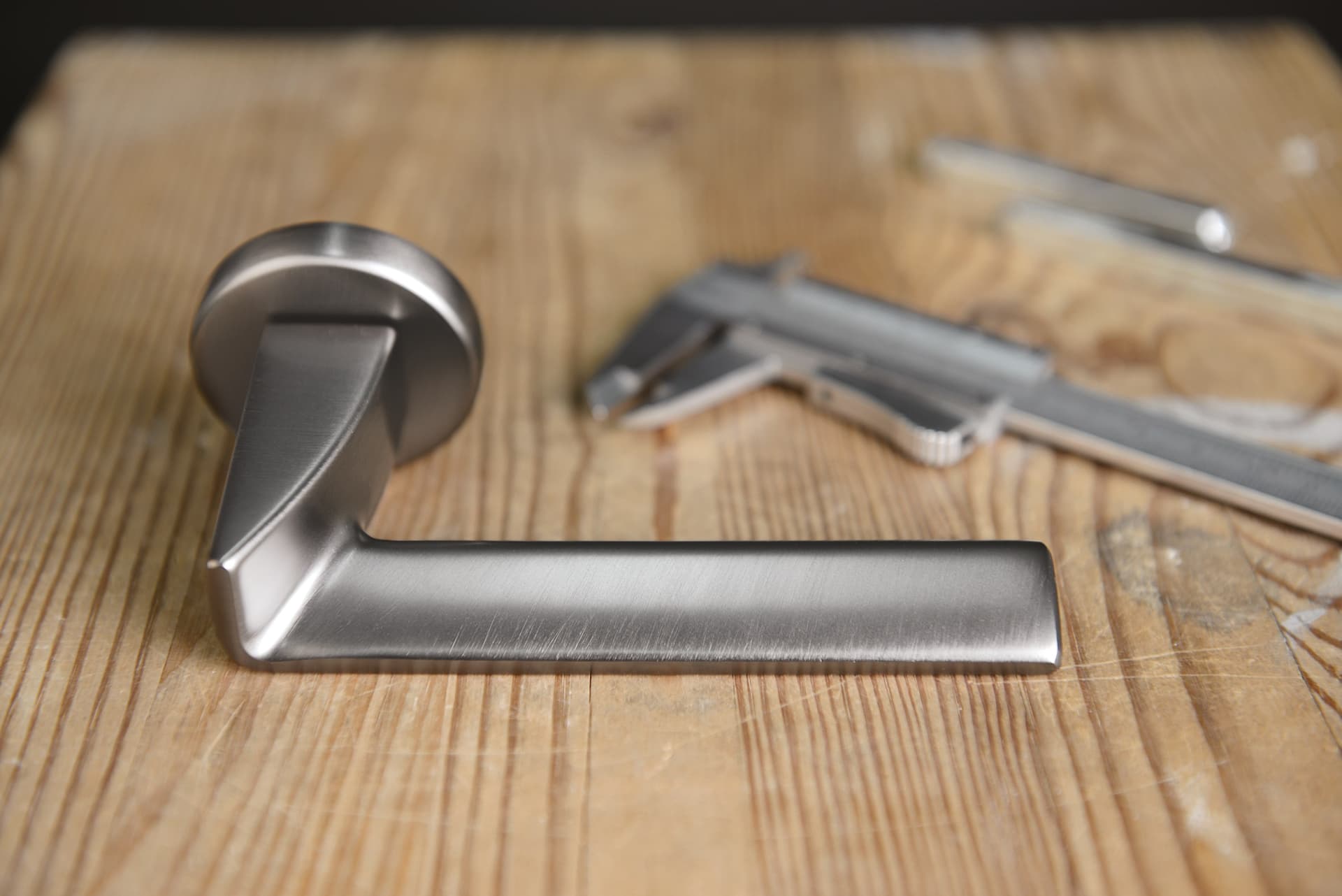 Ento
EDGE
Brass door handle — 5