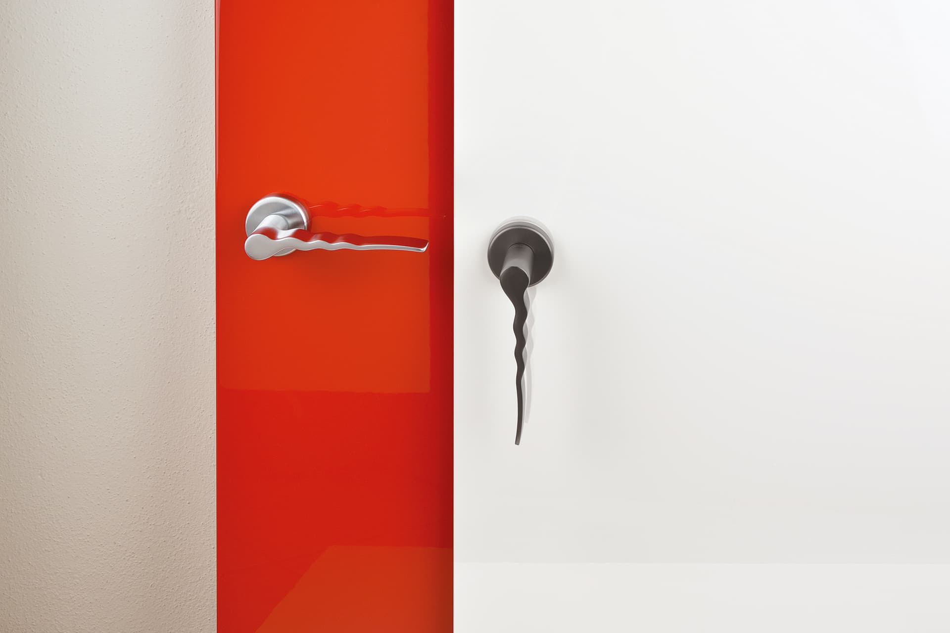 Ento
FLOW
Door handle on rose — 4