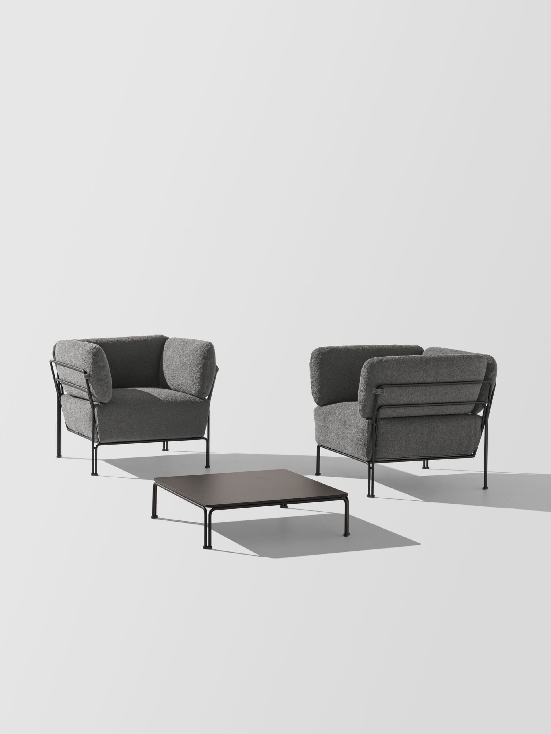 Et al.
ARI 1302
Fabric armchair — 12