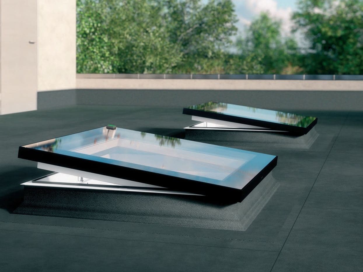 Fakro
TYPE F
PVC roof window — 1