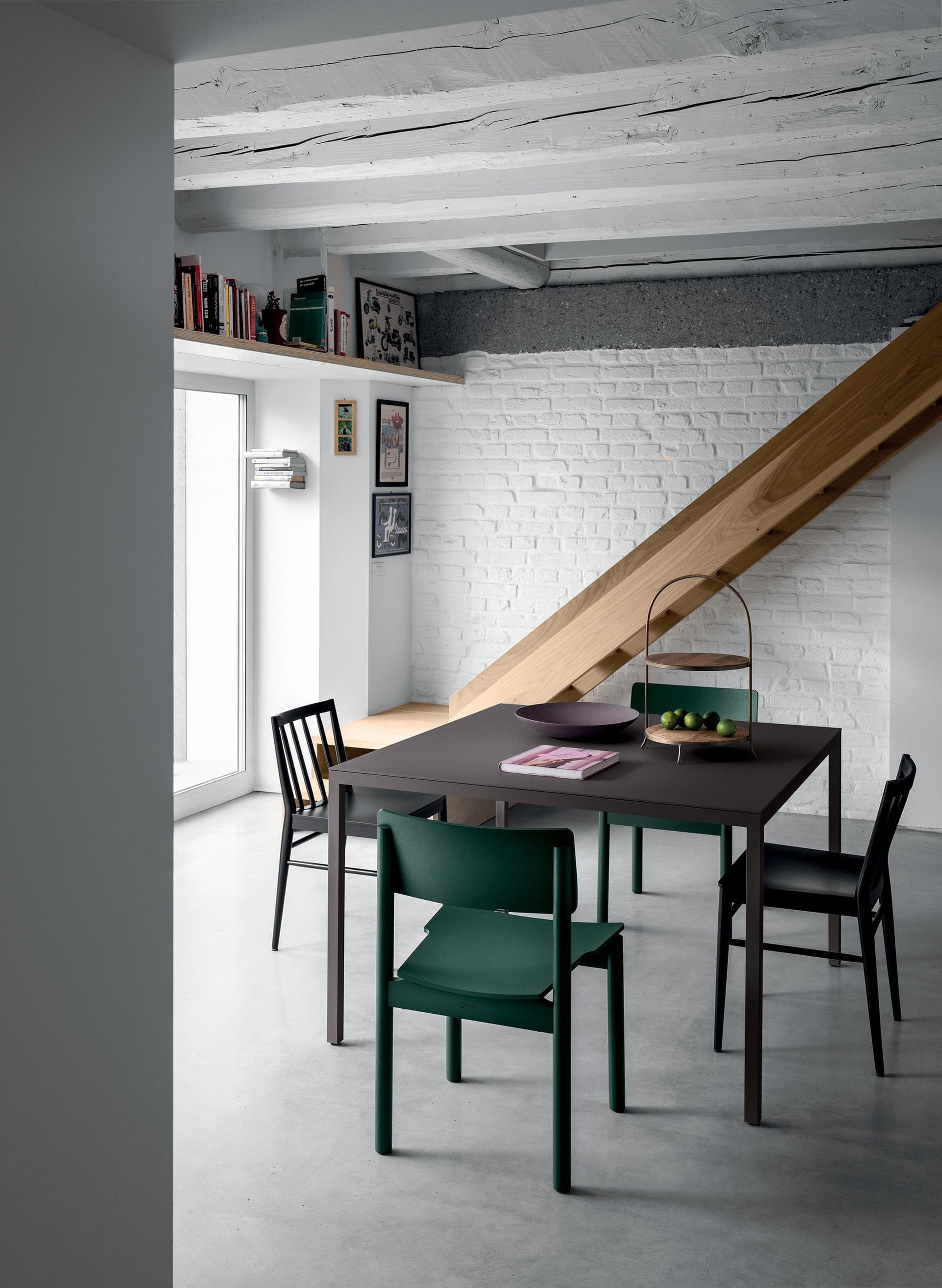 Fantin
FRAME
Square metal table — 2