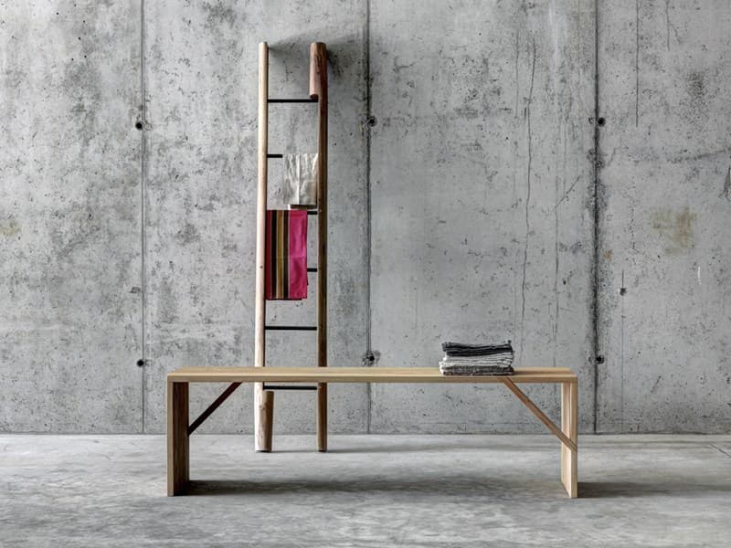 FIORONI
RASCANA
Walnut coat rack — 1