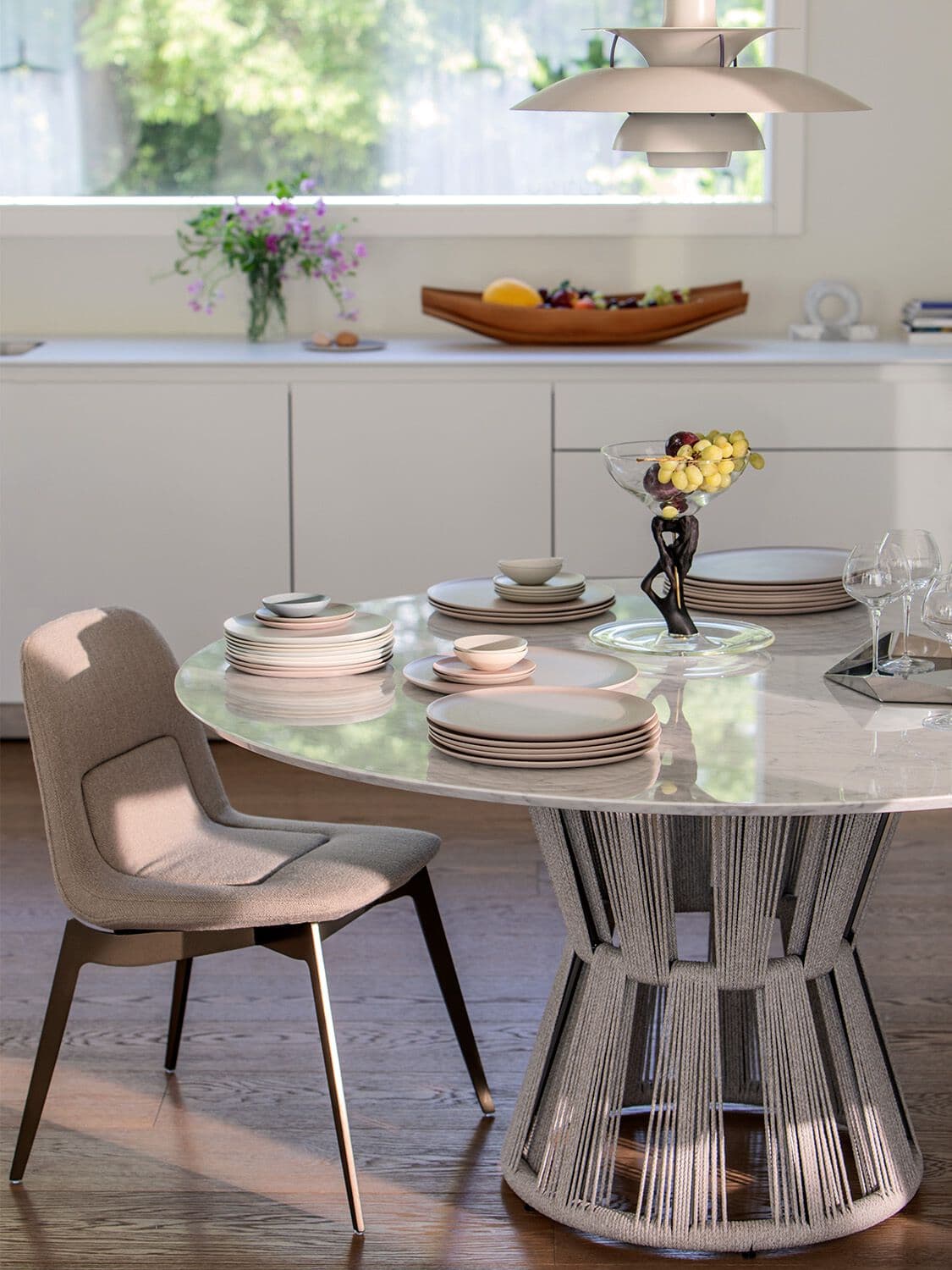 Flou
MACHARD
Round table — 12