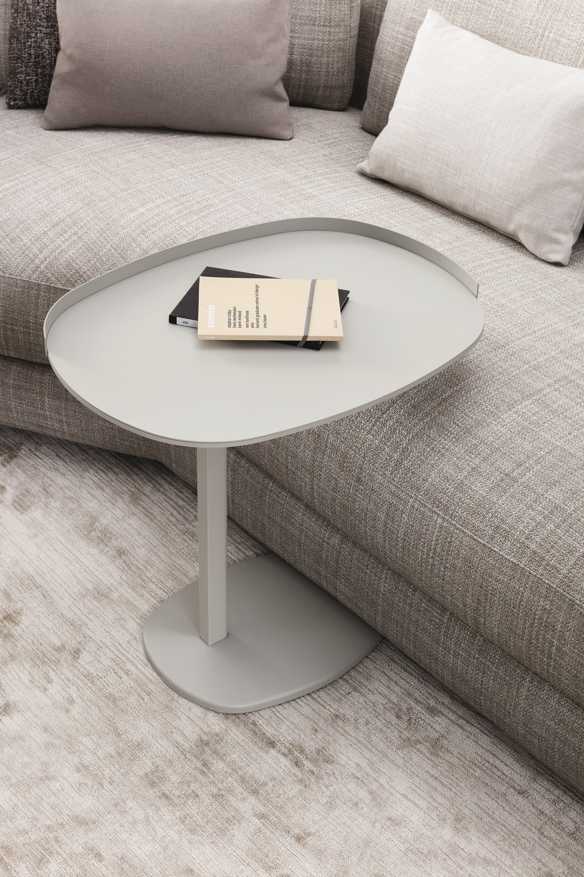 Flou
VICTORIA
Metal side table — 5