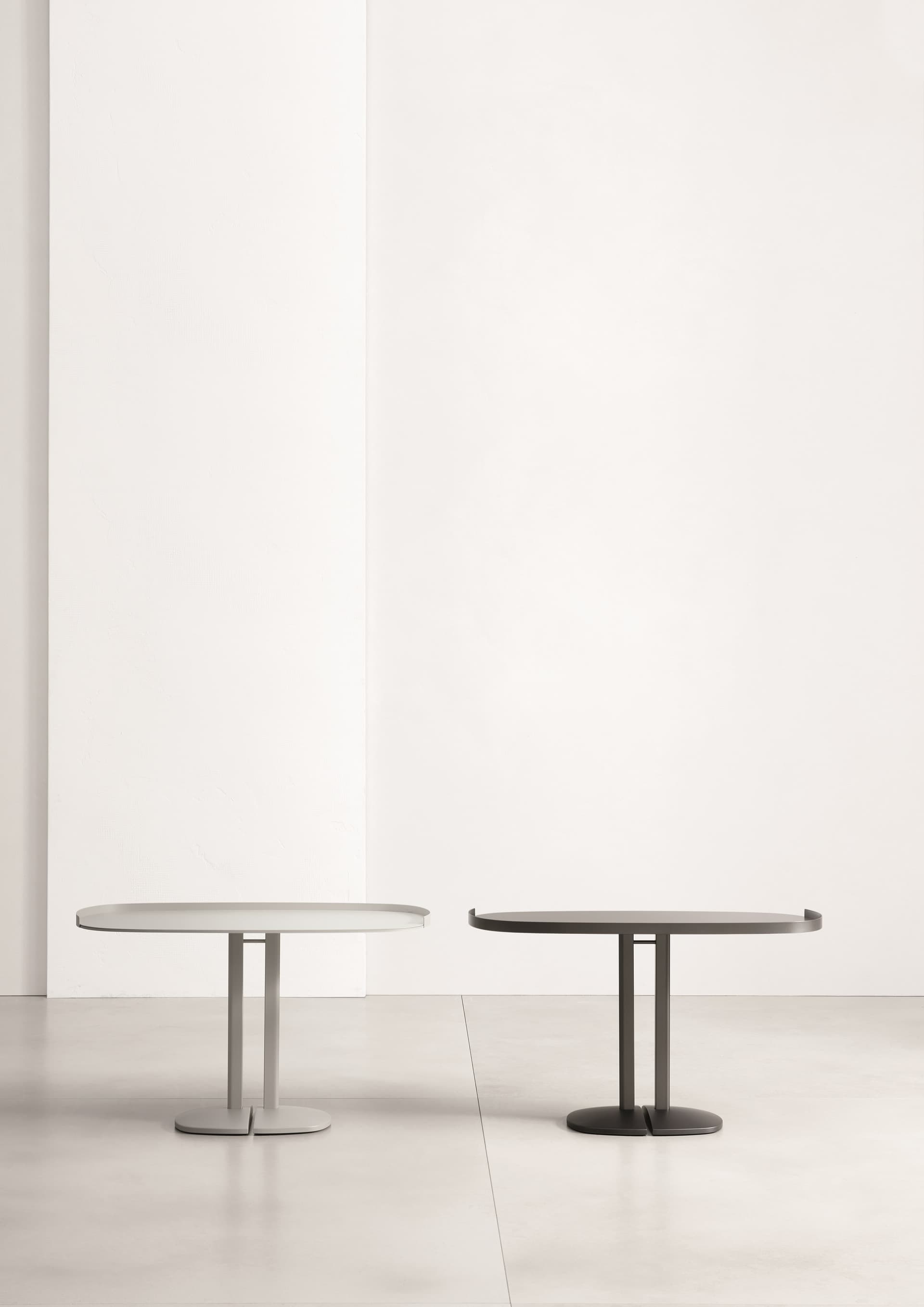 Flou
VICTORIA
Metal side table — 6
