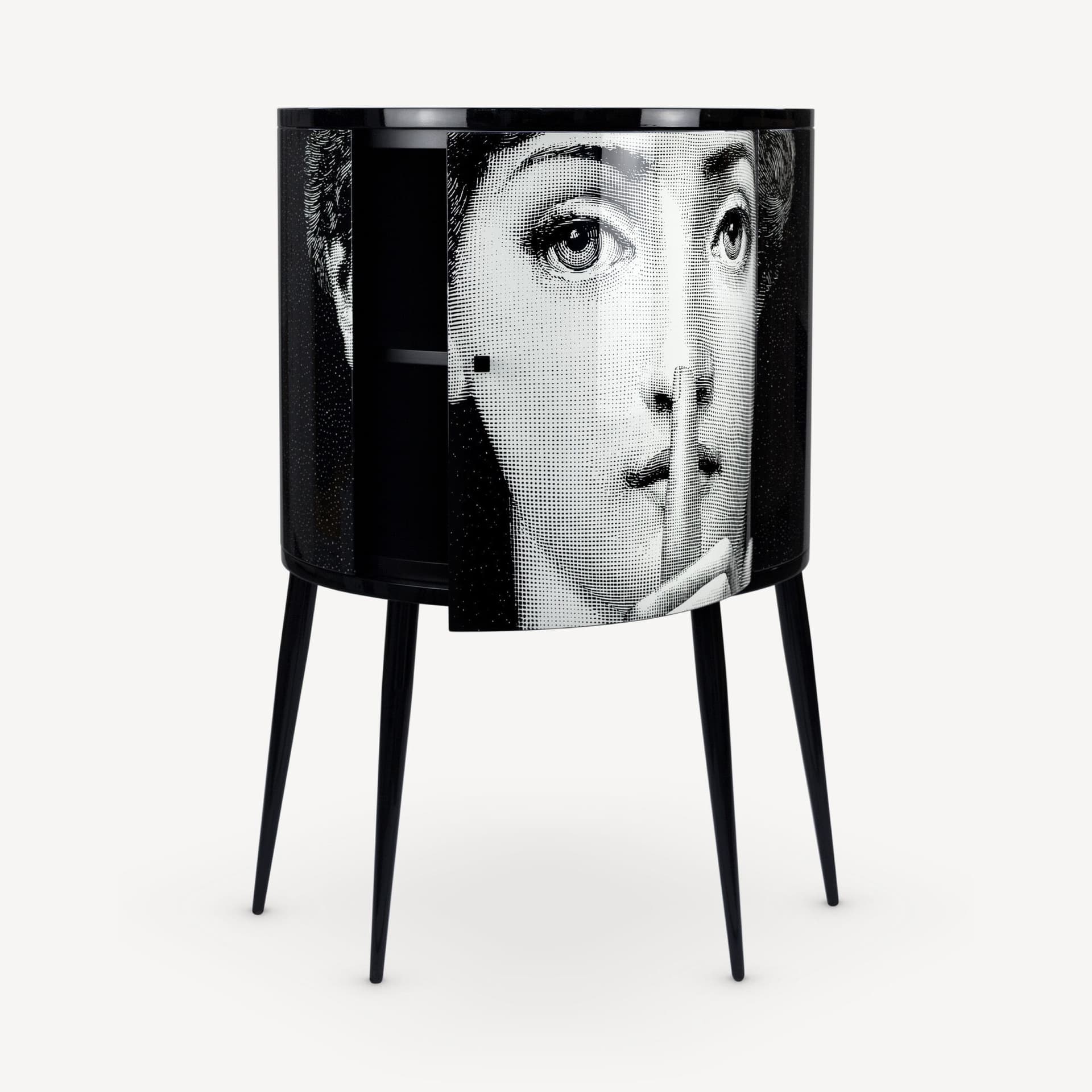 Fornasetti
SILENZIO
Console