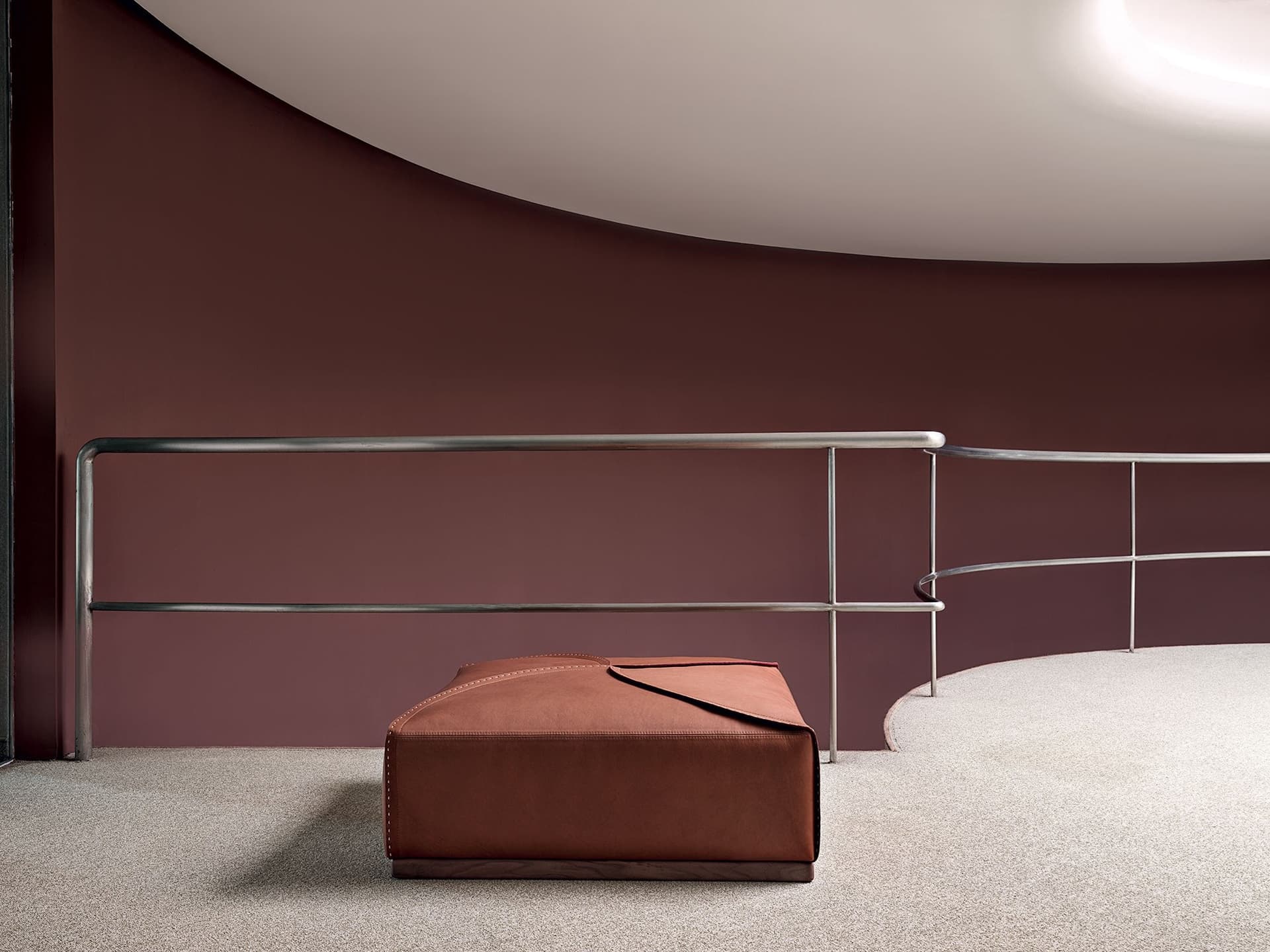 Frigerio
HELIX
Leather pouf — 3