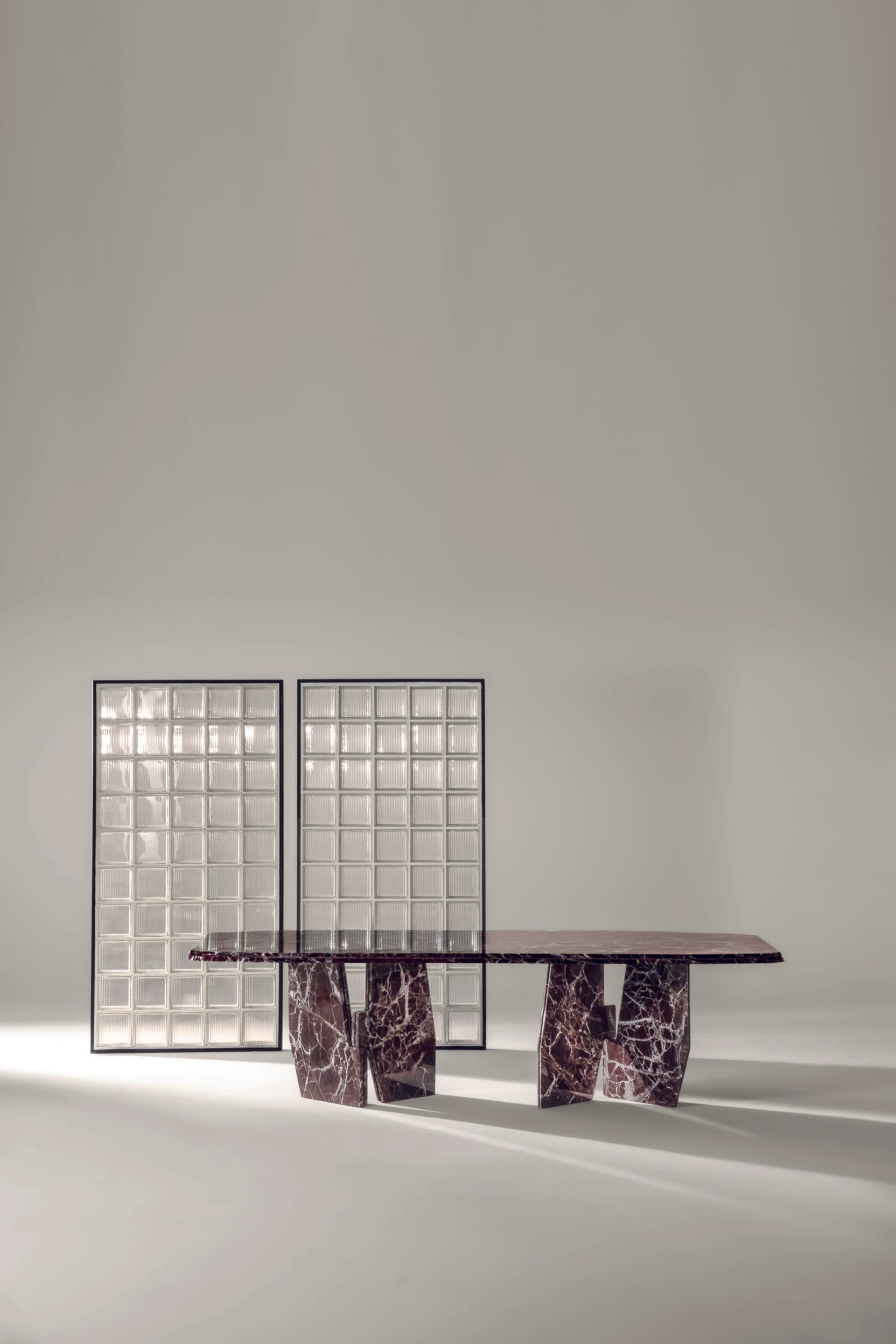 Frigerio
KUMO
Marble table — 5