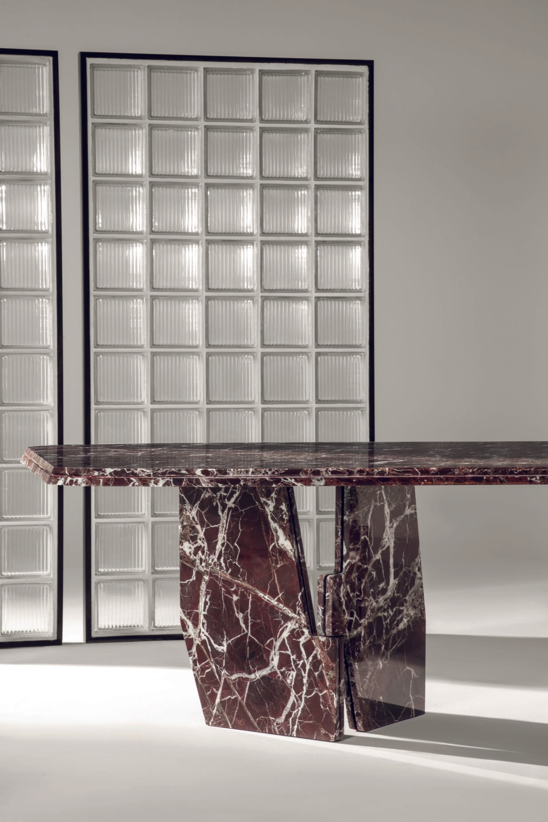 Frigerio
KUMO
Marble table — 6