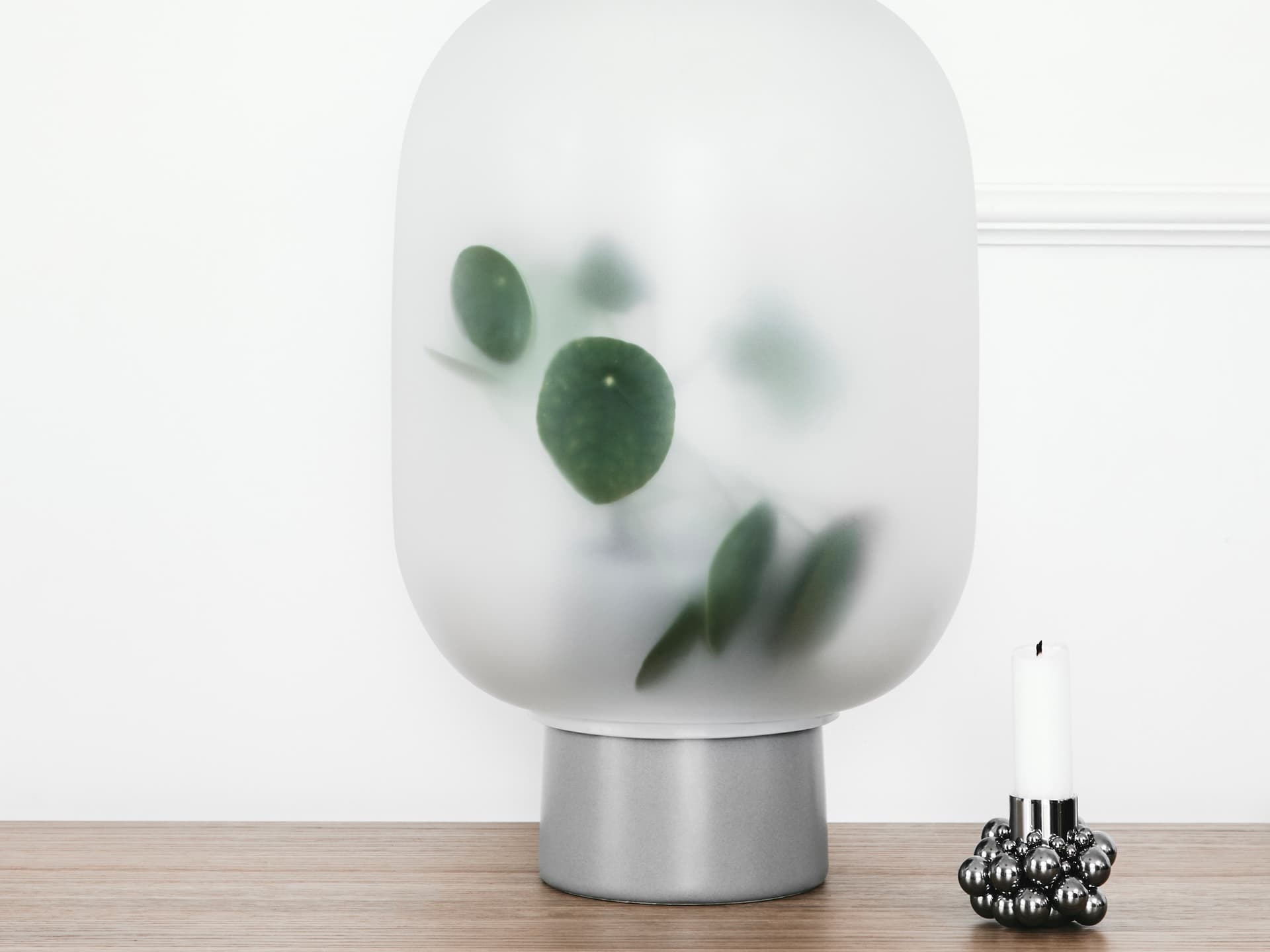 Gejst
NEBL
Frosted glass vase — 8