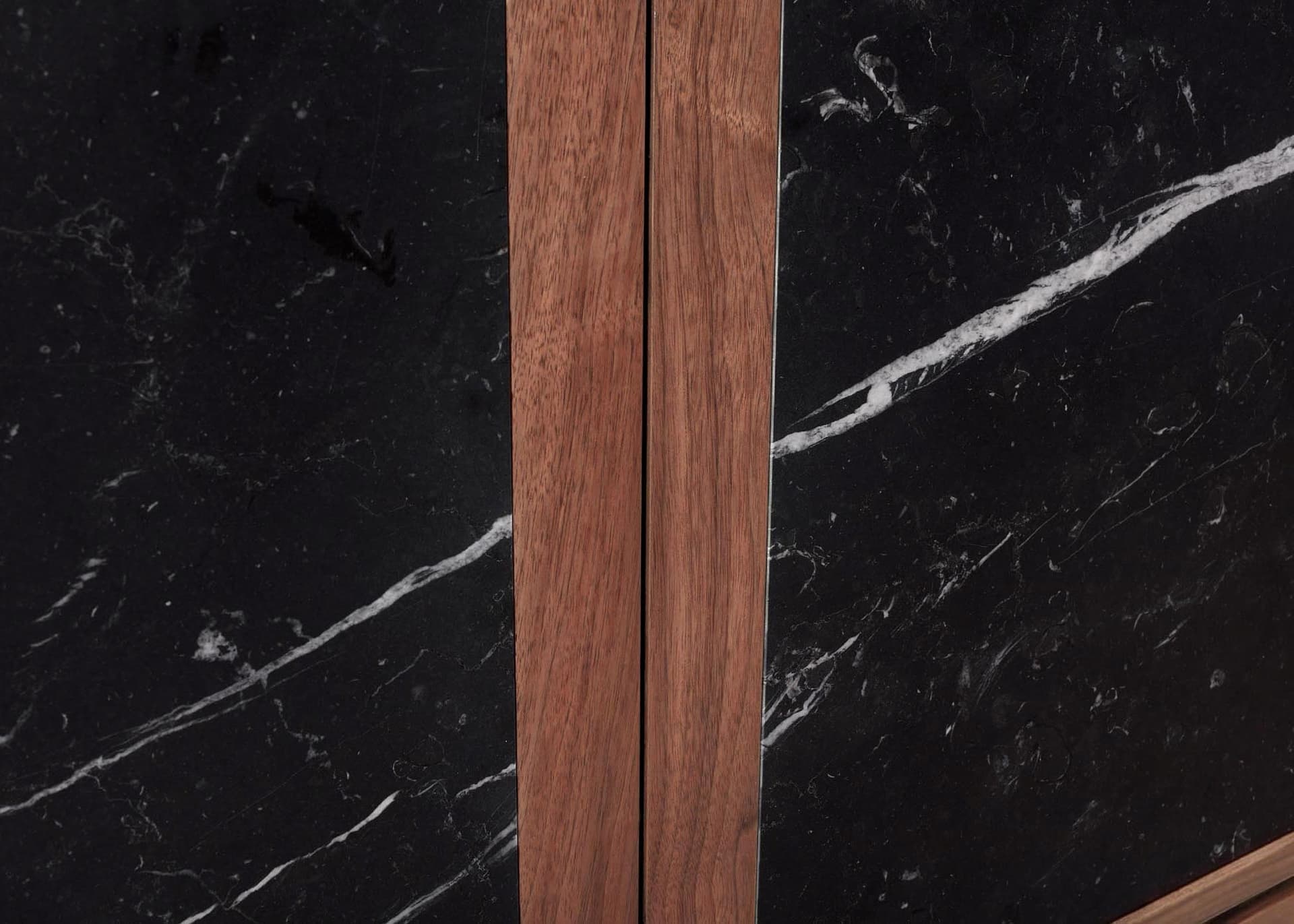 Hatt
BUTLER
Wooden sideboard — 15