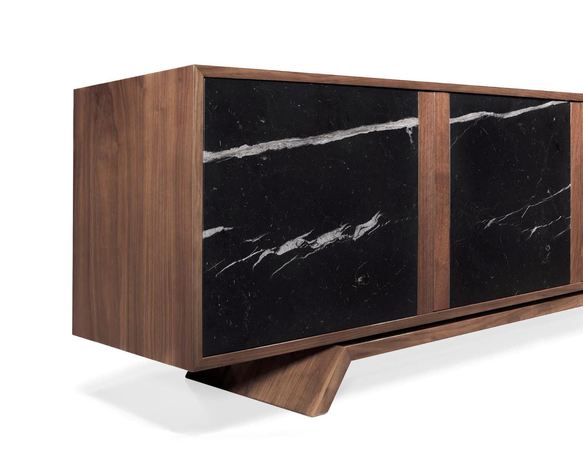 Hatt
BUTLER
Wooden sideboard — 10