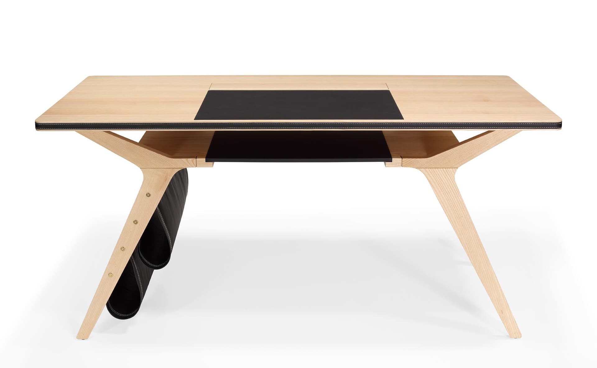 Hatt
MRS. NOTE
Wooden desk — 24