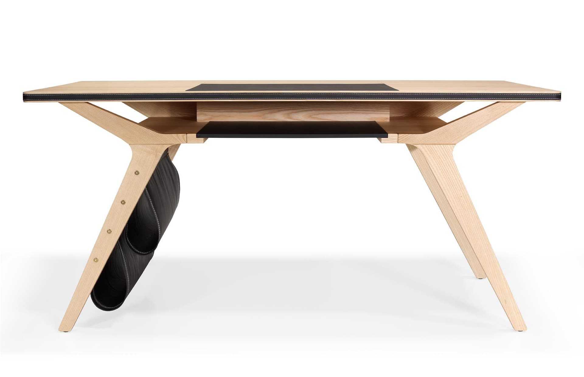 Hatt
MRS. NOTE
Wooden desk — 25