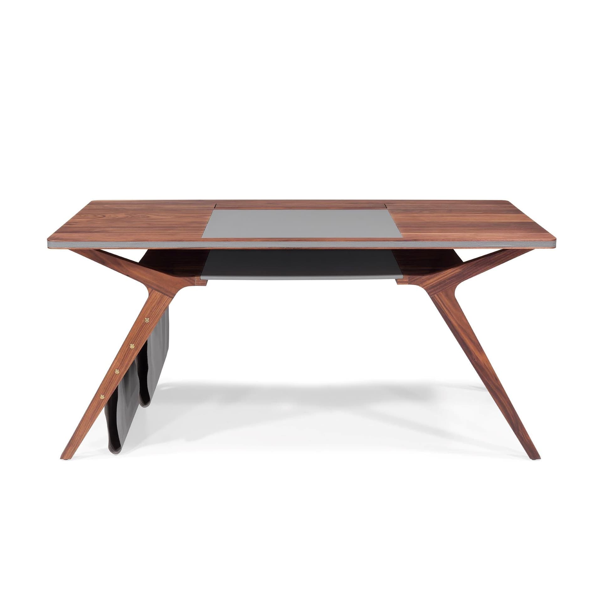 Hatt
MRS. NOTE
Wooden desk — 10
