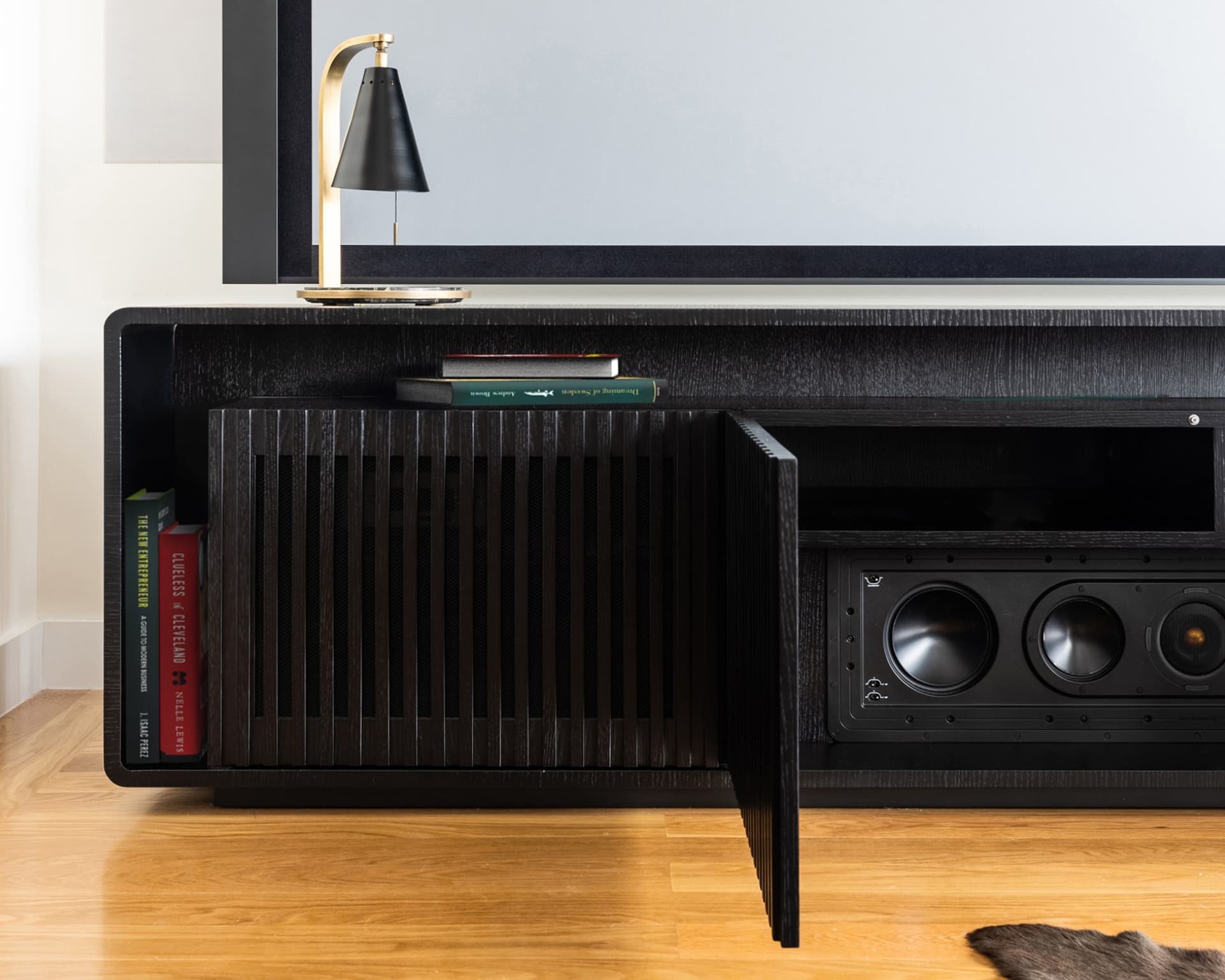 Hatt
VAULT
Wooden TV cabinet — 21