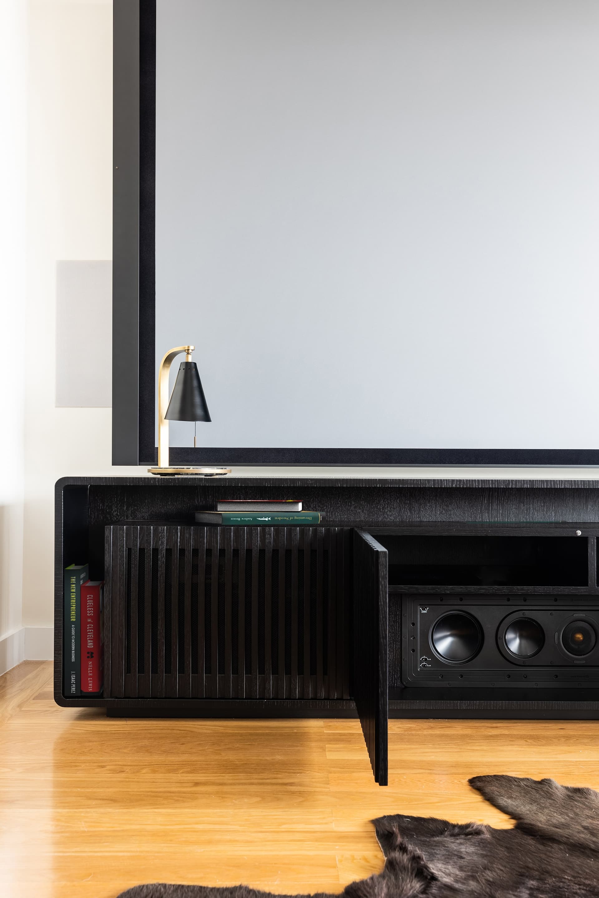 Hatt
VAULT
Wooden TV cabinet — 23