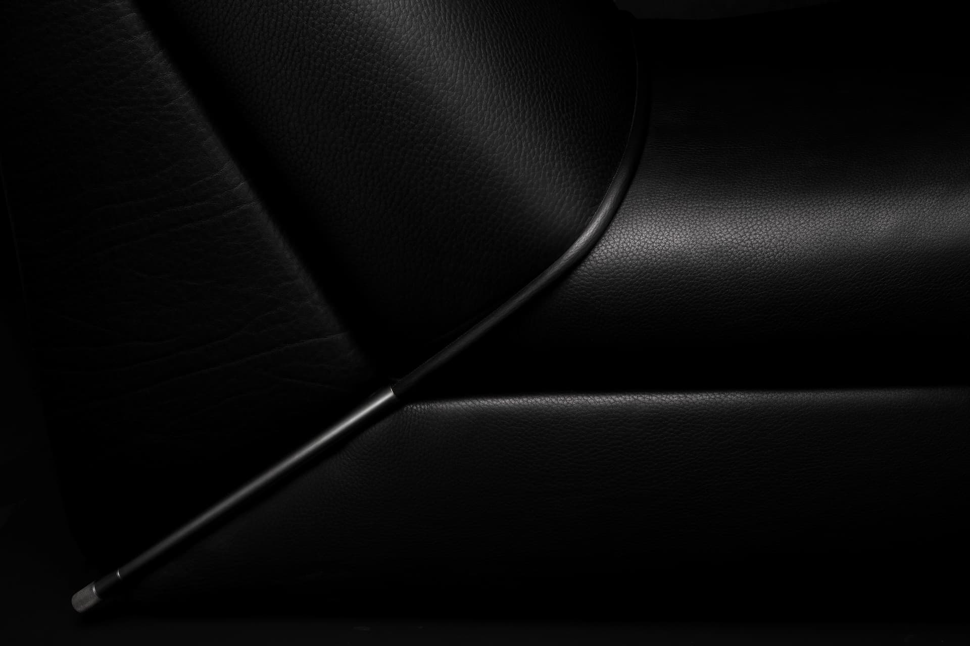 Henge
BOND
Leather armchair — 4