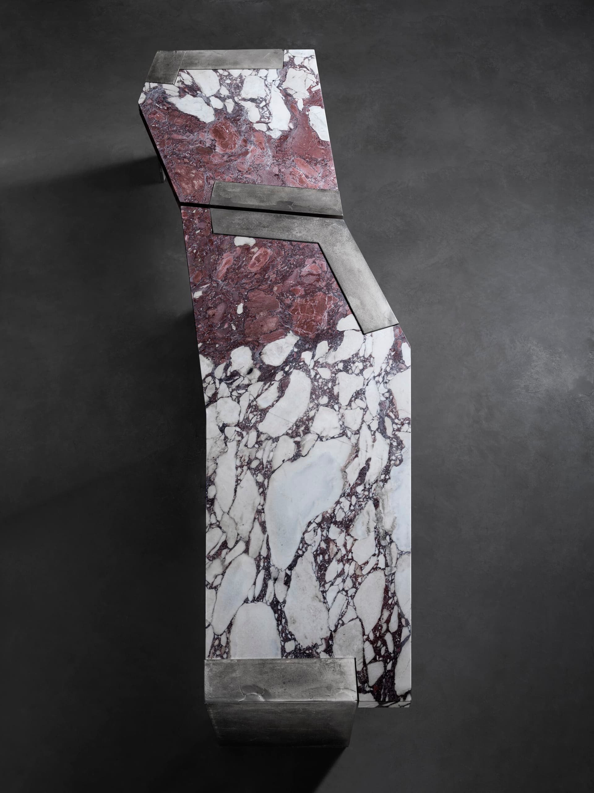 Henge
EXCALIBUR
Stone table — 6
