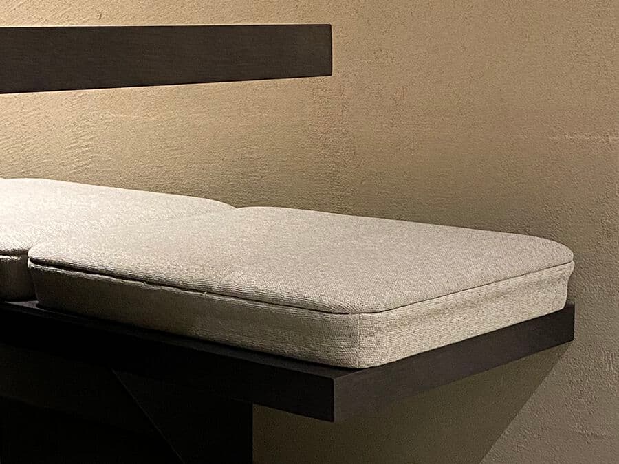 Inbani
EDGE
Square cushion — 1