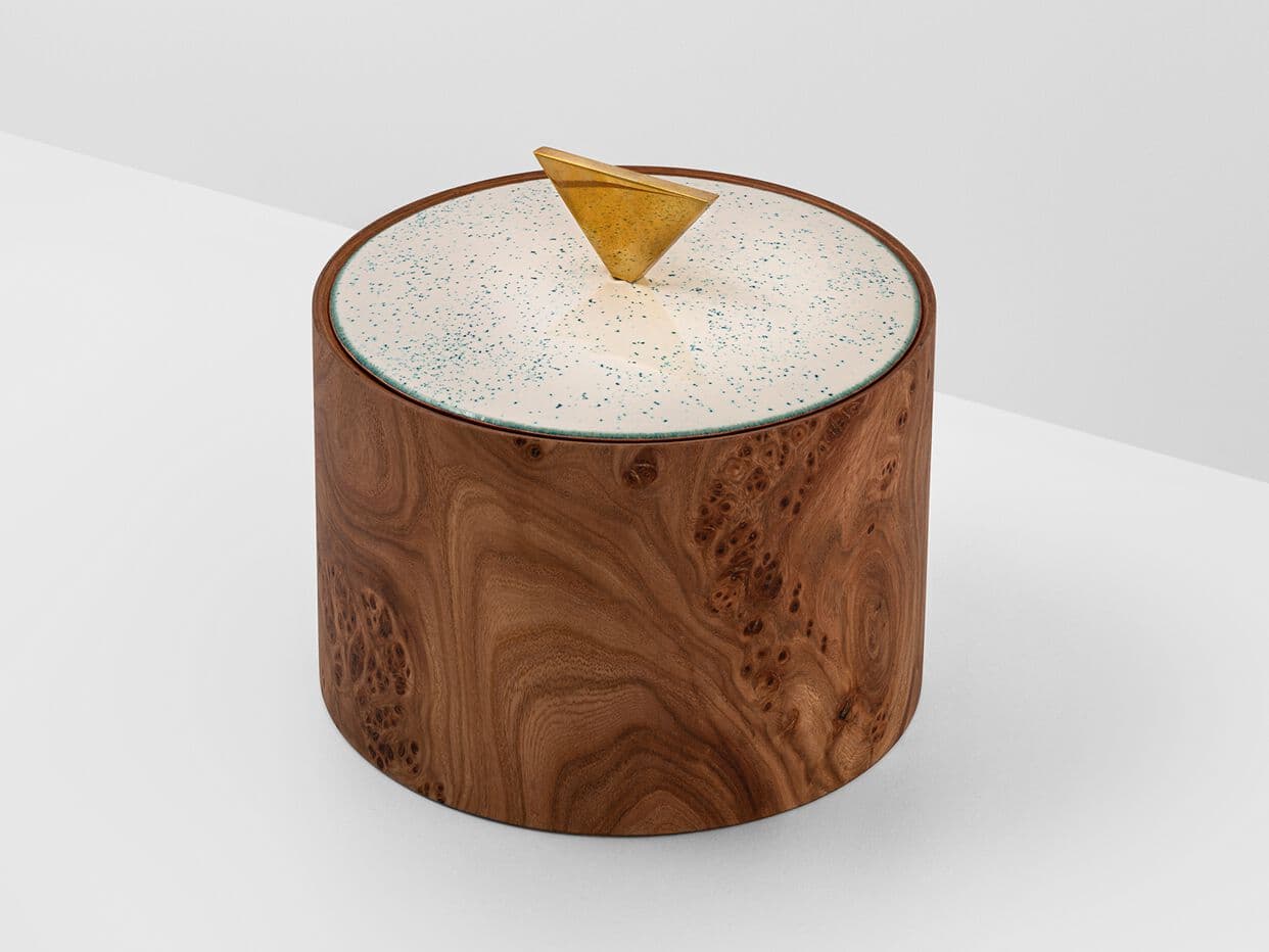 Incalmi
TELIA
Elm jewel box — 1