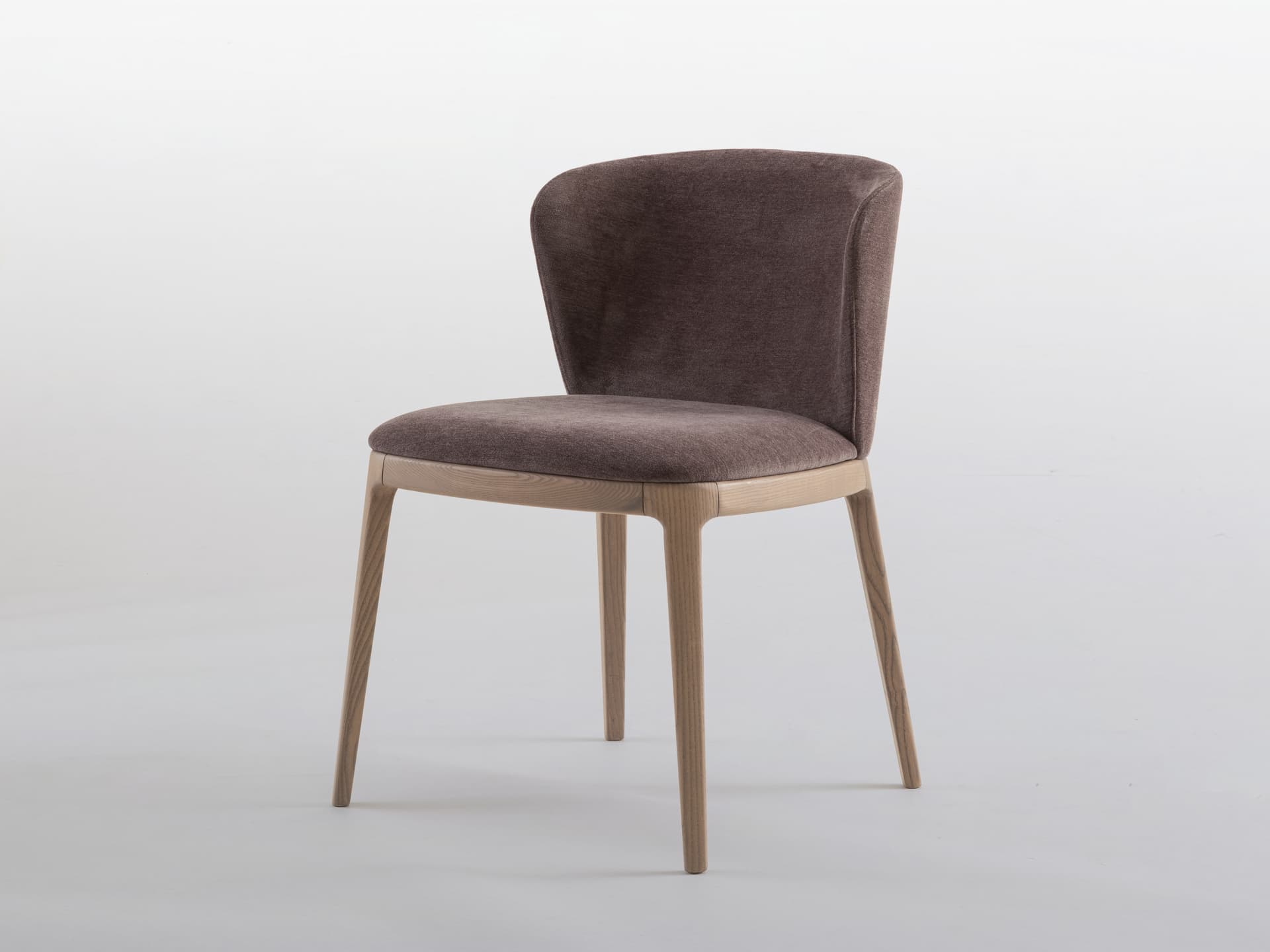 INTERNA8
NOLA
Upholstered chair — 1