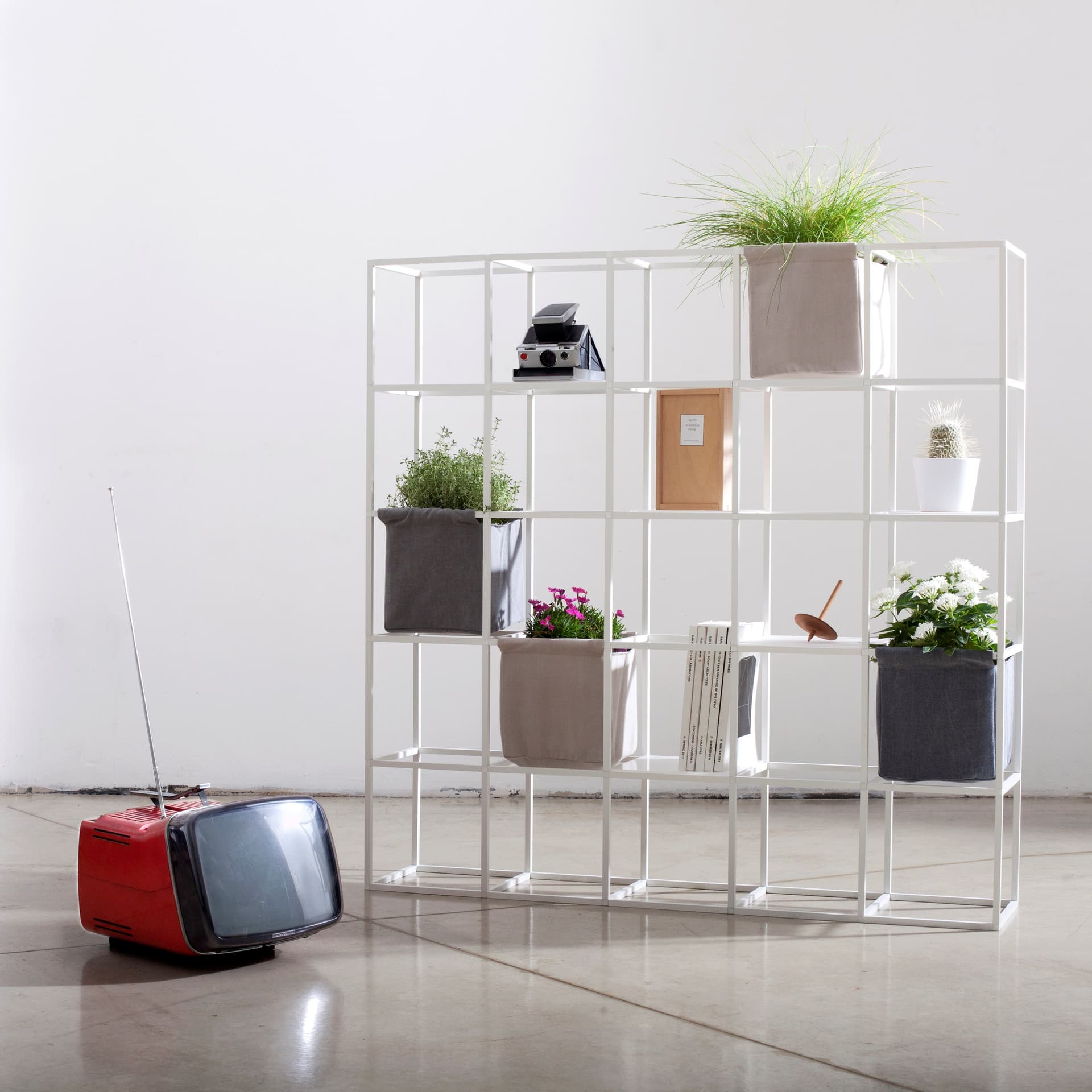 iPot
IPOT 4X4
Bookcase — 6