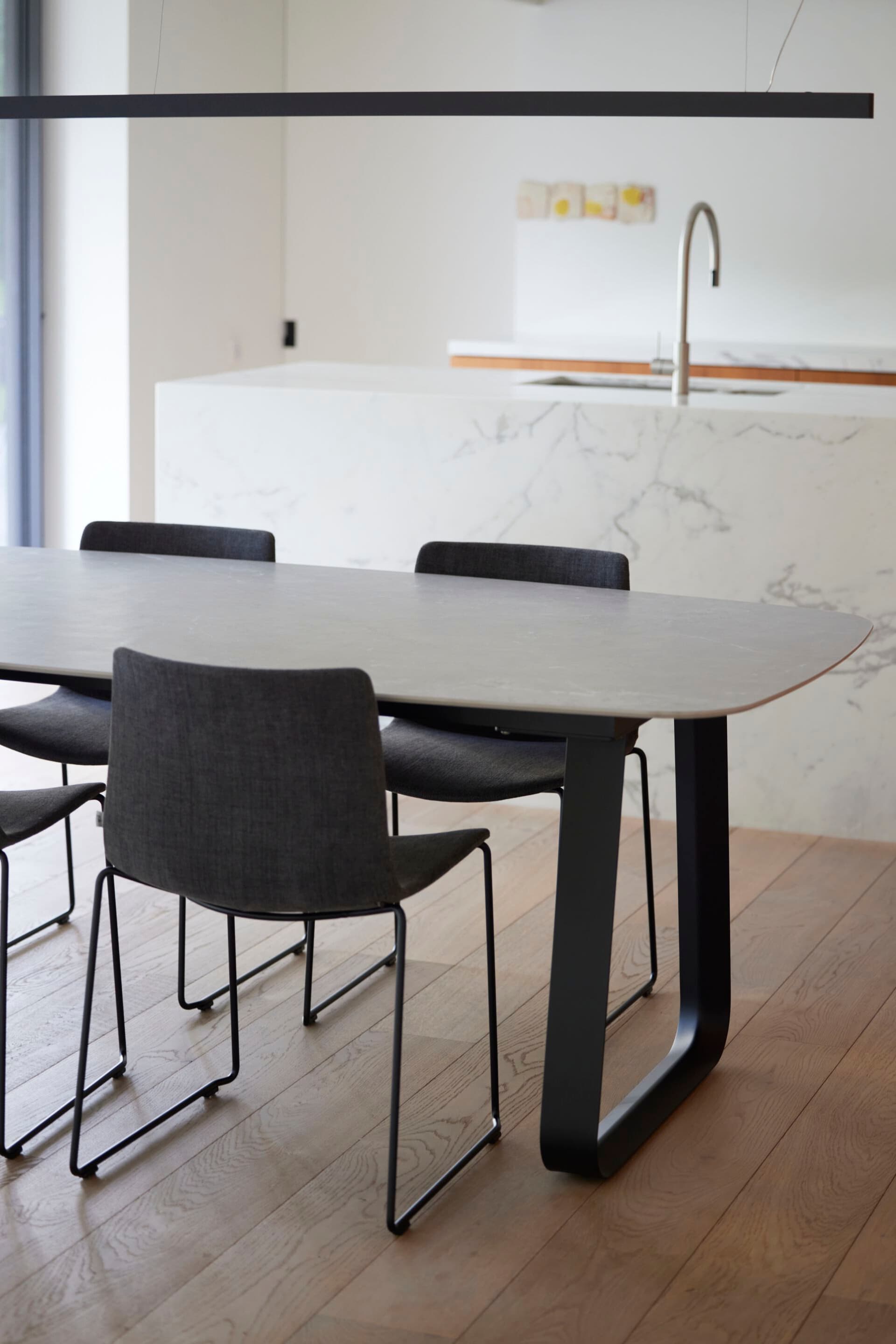 Joli
CURVE
Xeramica table — 5