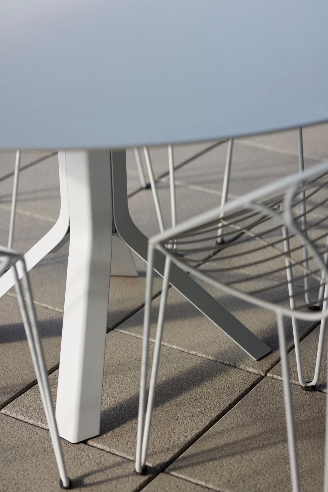 Joli
FIZZ
Round Xeramica table — 4
