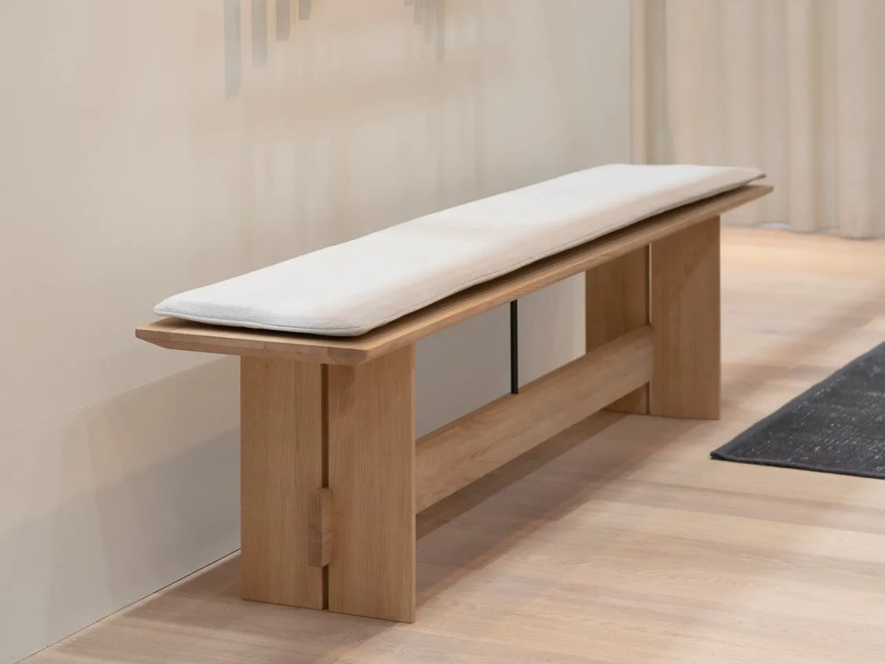 KARIMOKU
A-B01
Oak bench — 10