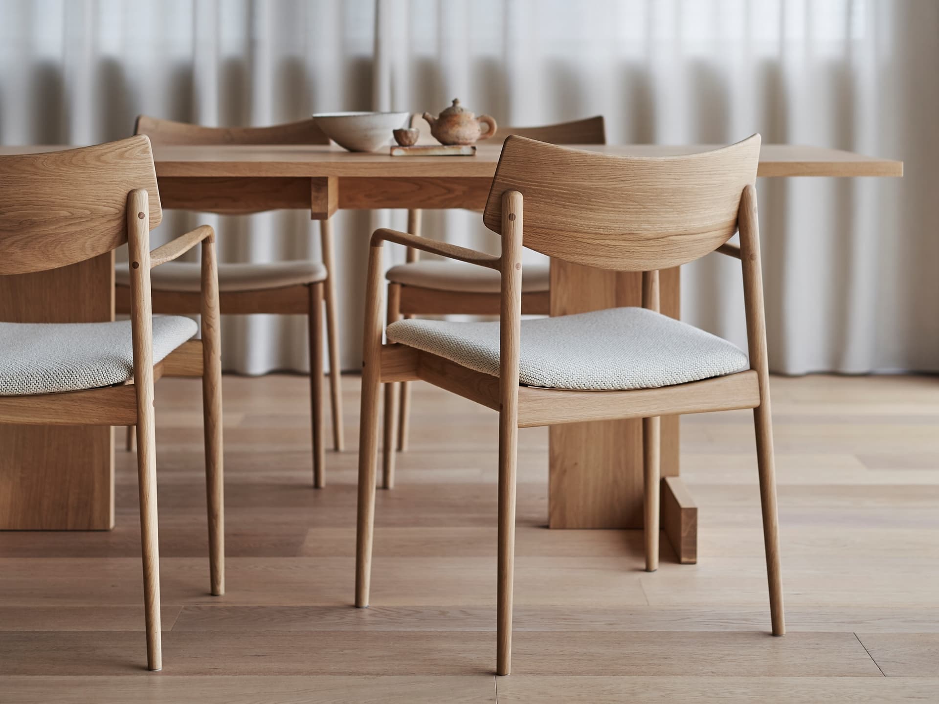 KARIMOKU
A-DC03
Wooden chair — 8