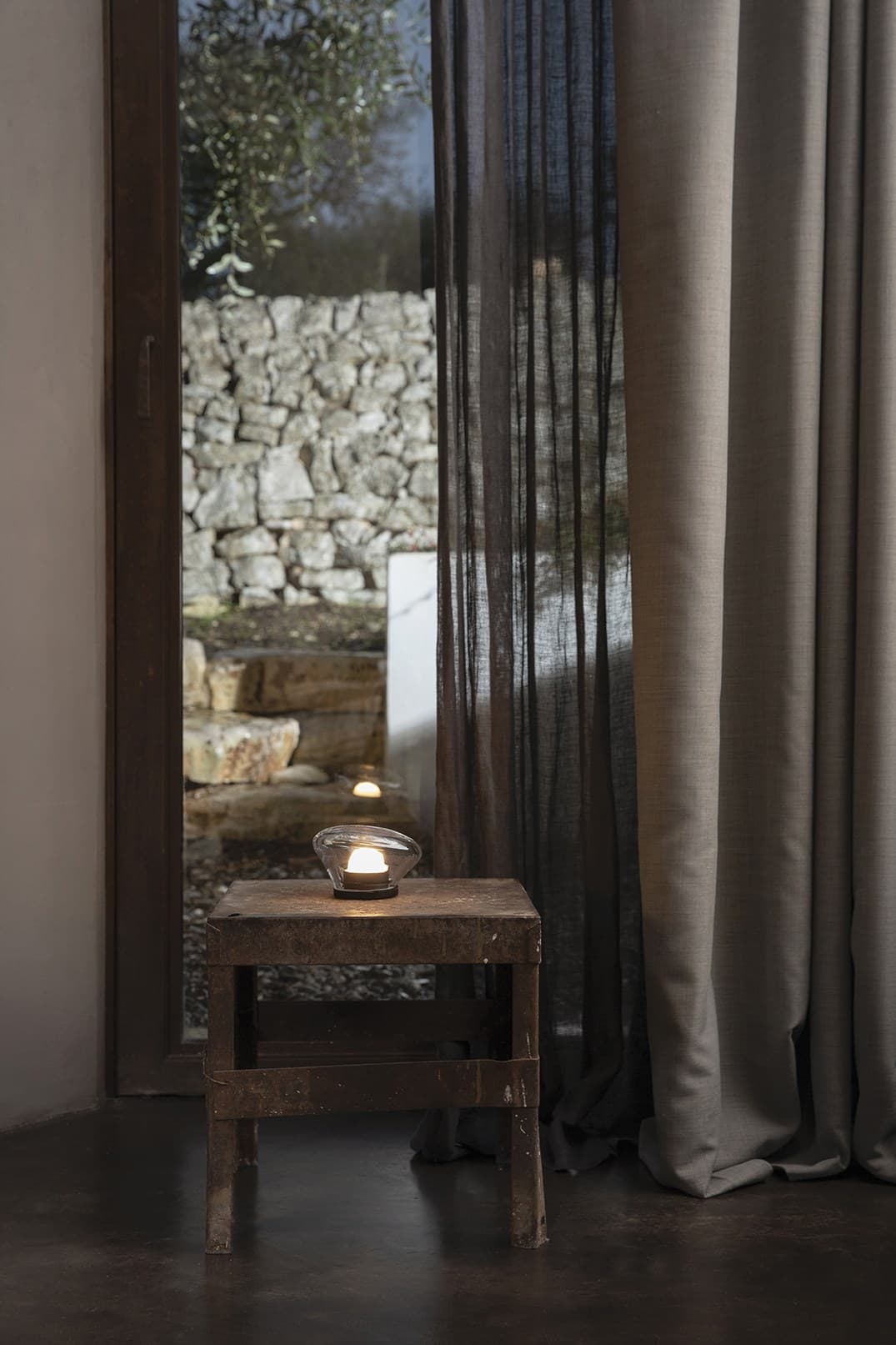 Karman
AGUA
LED glass table lamp — 6
