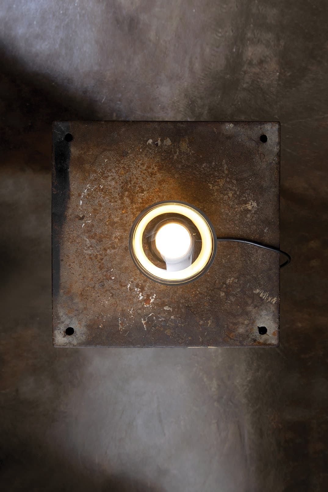 Karman
AGUA
LED glass table lamp — 8